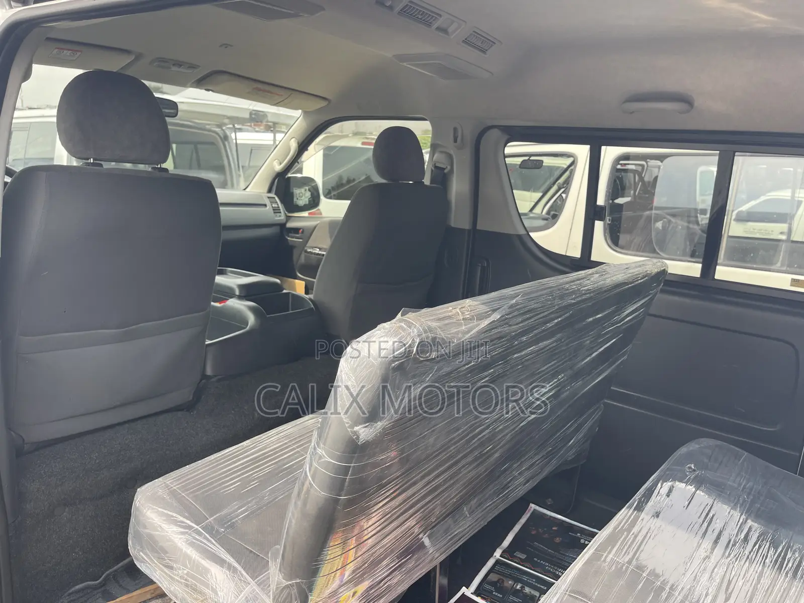 Toyota HiAce 2015 Silver