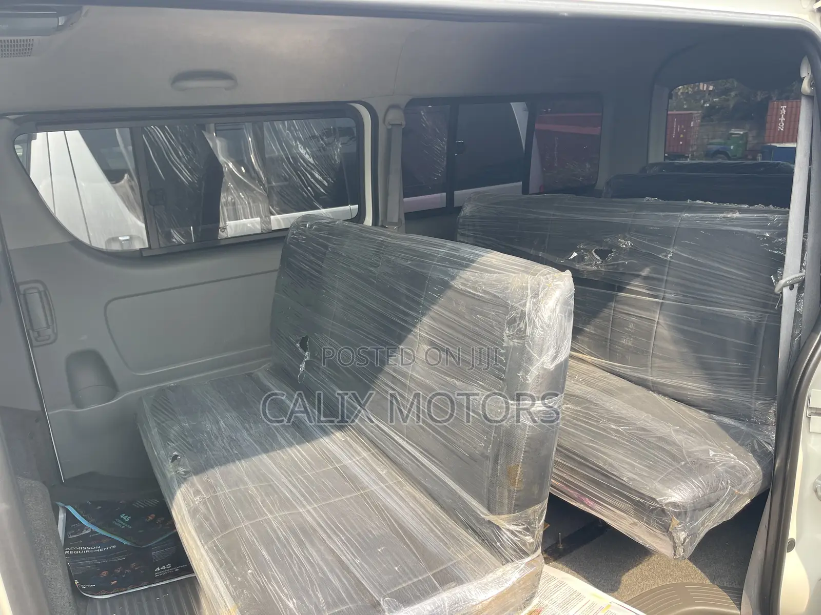 Toyota HiAce 2011 White