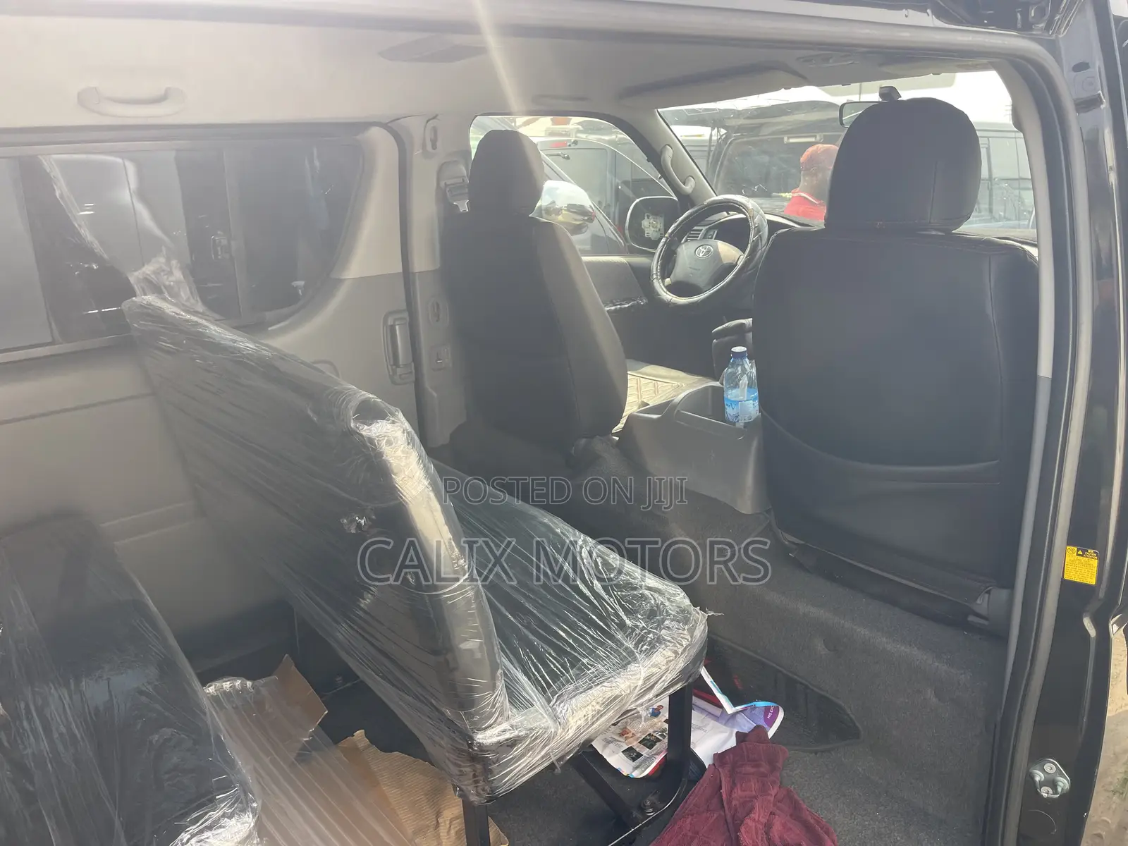 Toyota HiAce 2014 Black