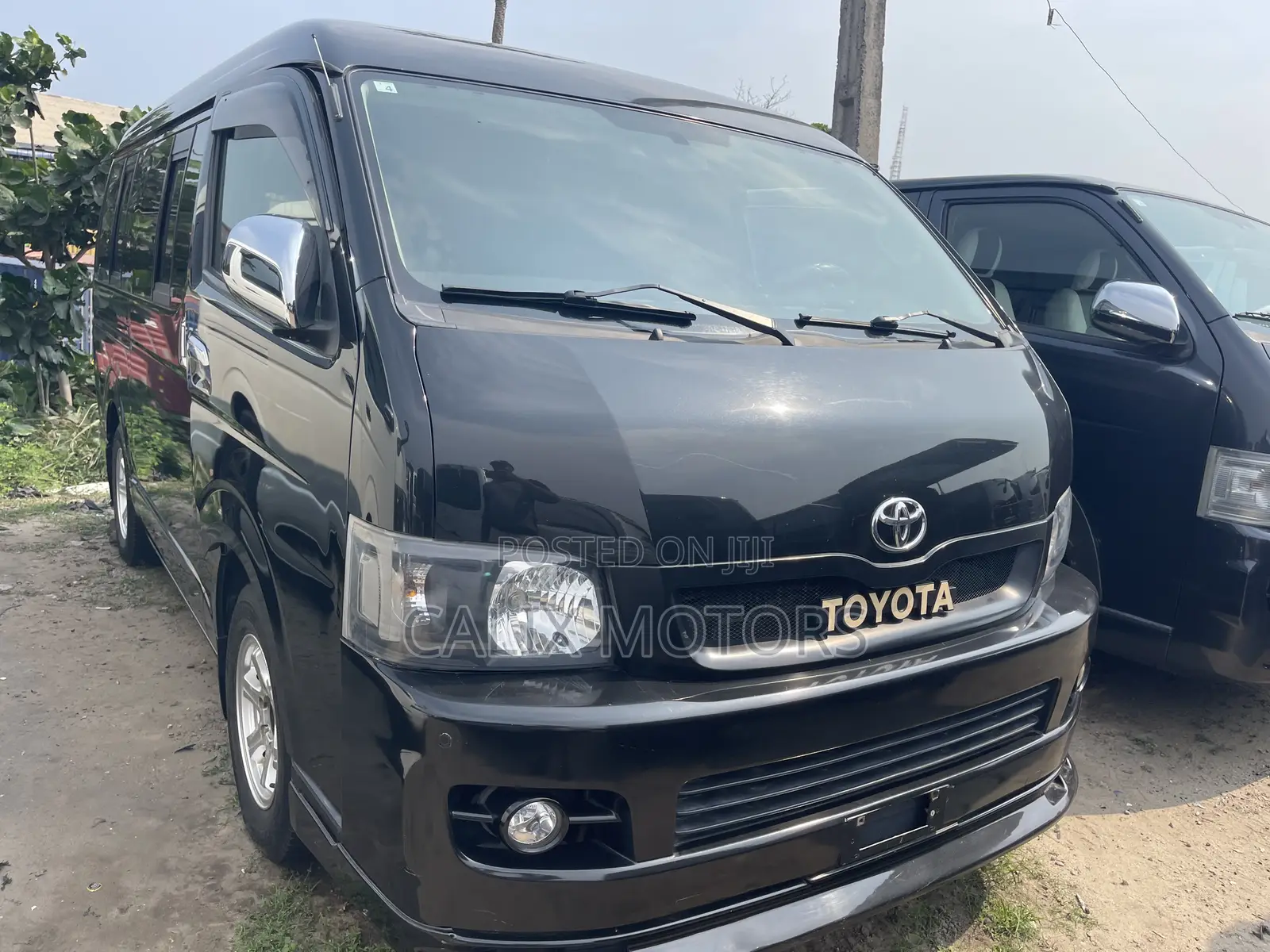 Toyota HiAce 2014 Black