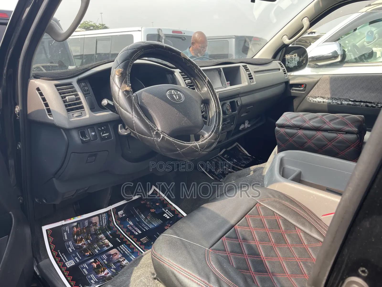 Toyota HiAce 2014 Black