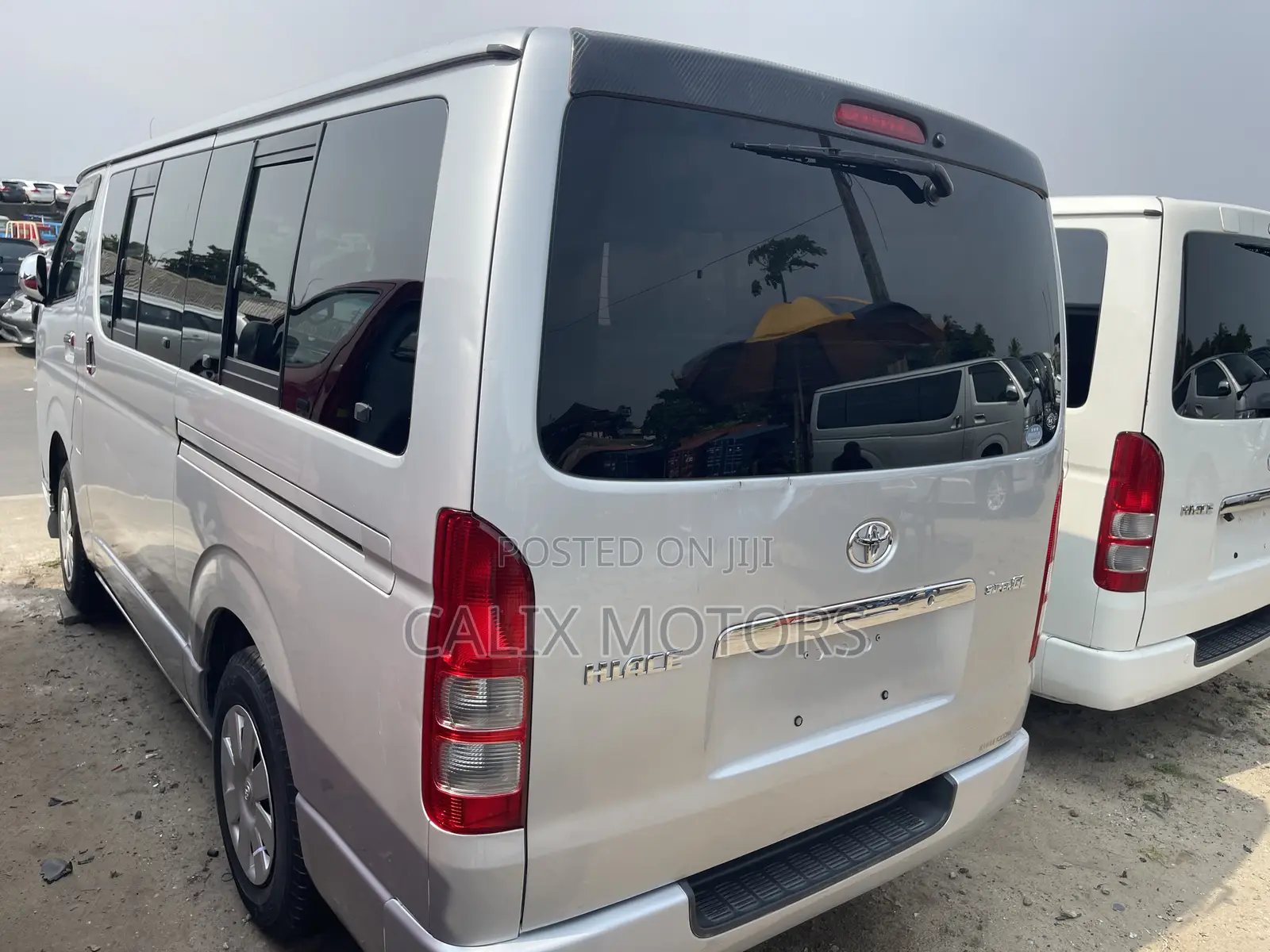 Toyota HiAce 2010 Silver