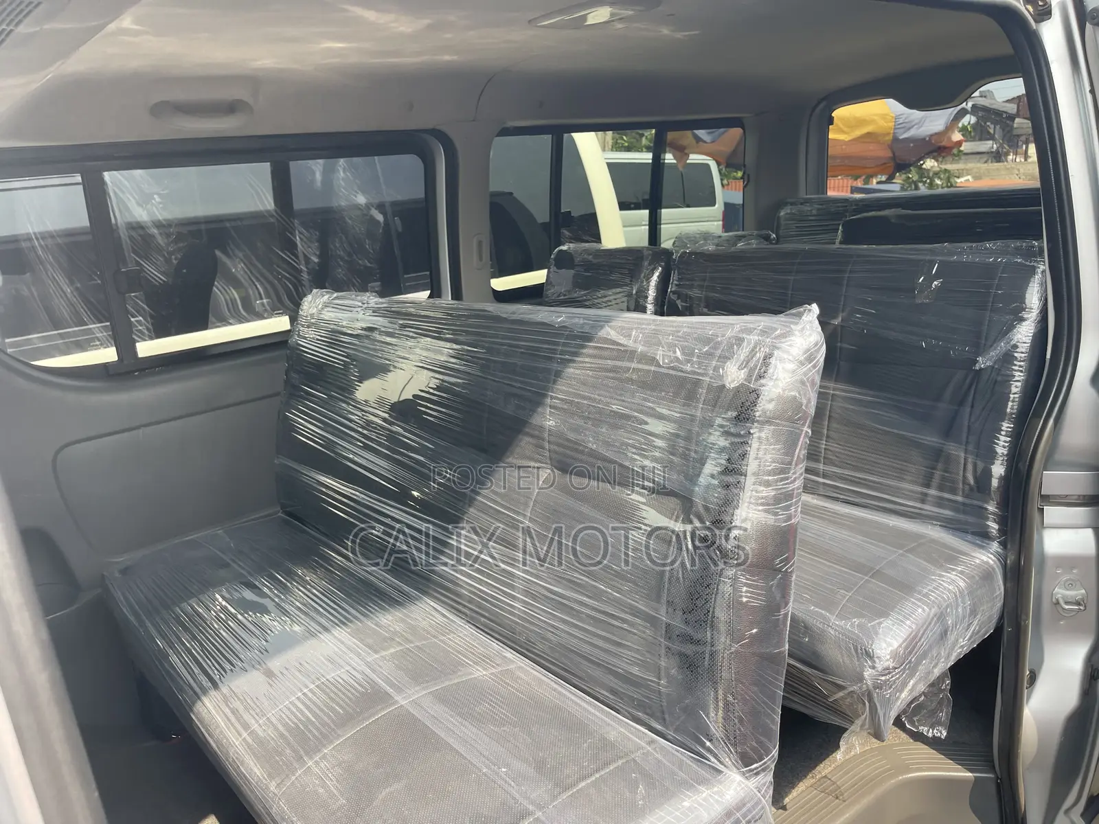 Toyota HiAce 2010 Silver