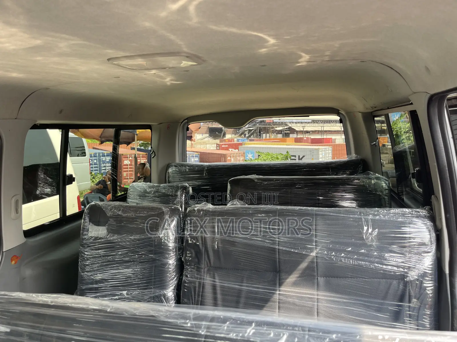 Toyota HiAce 2010 Silver