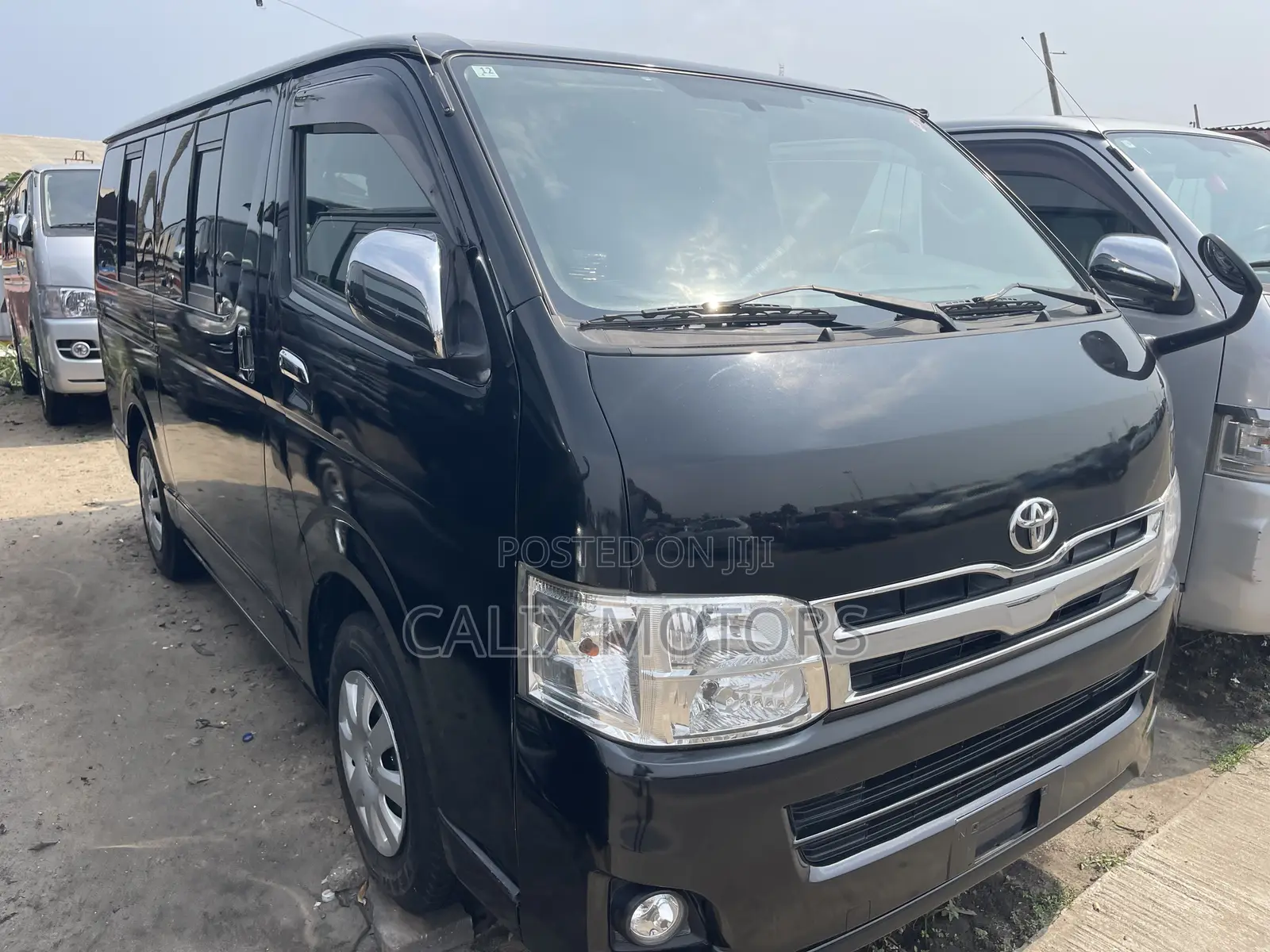 Toyota HiAce 2010 Black