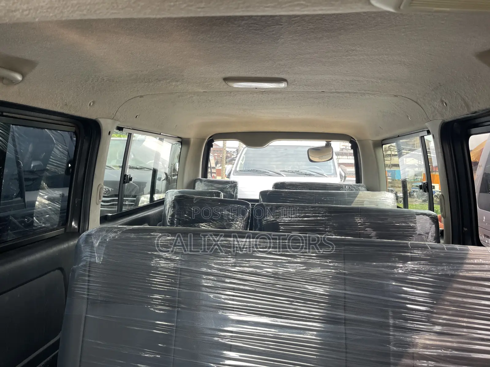 Toyota HiAce 2010 Black