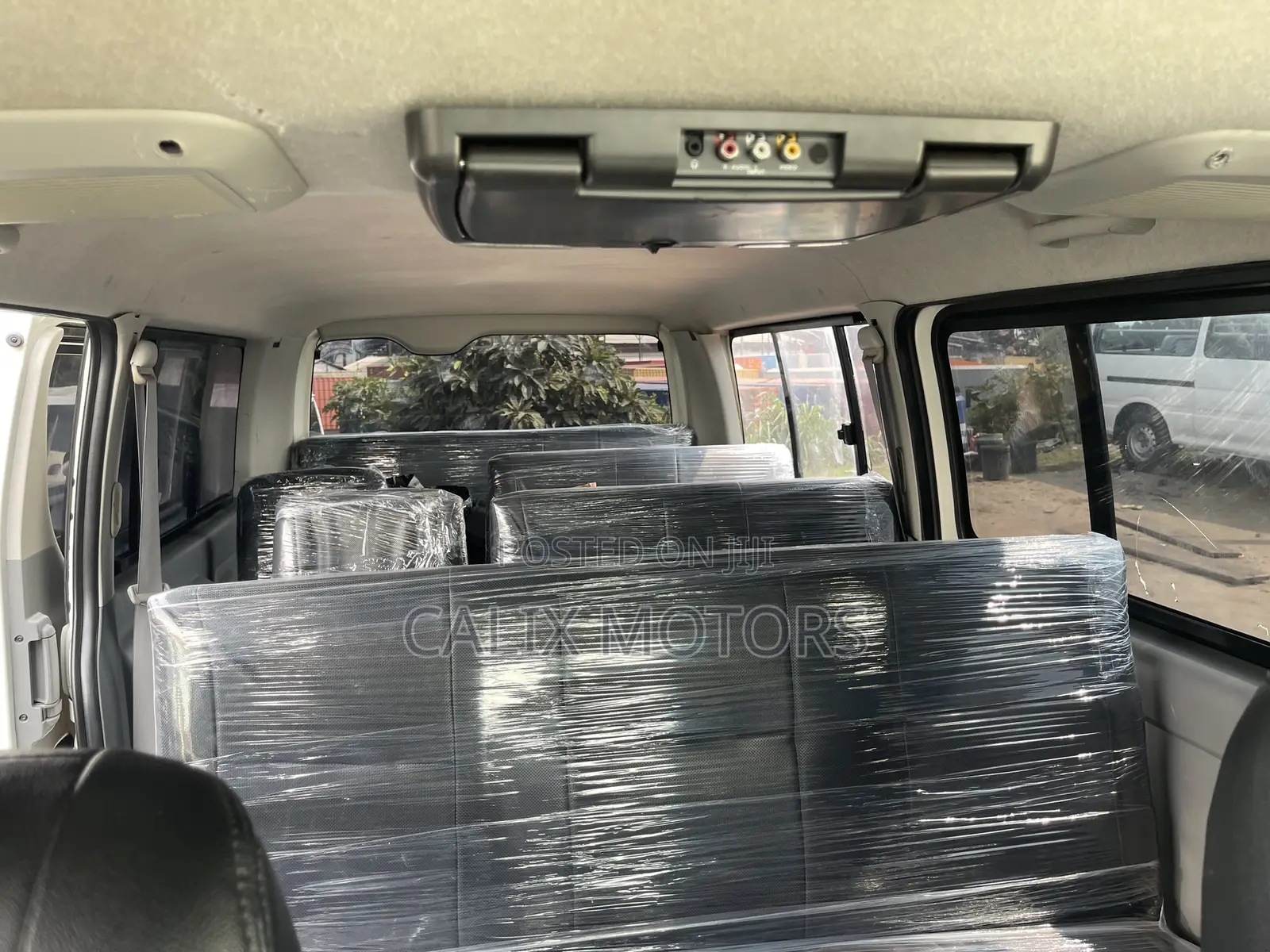 Toyota HiAce 2010 White