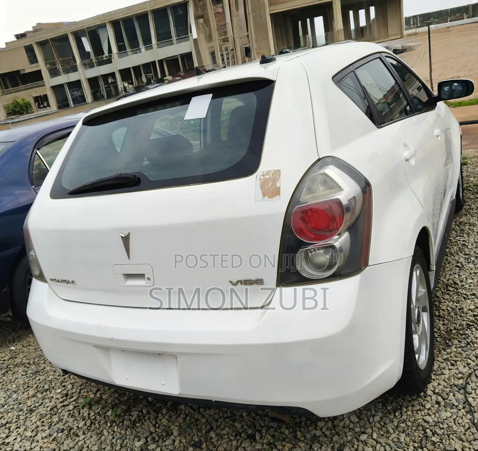 Pontiac Vibe 2009 White