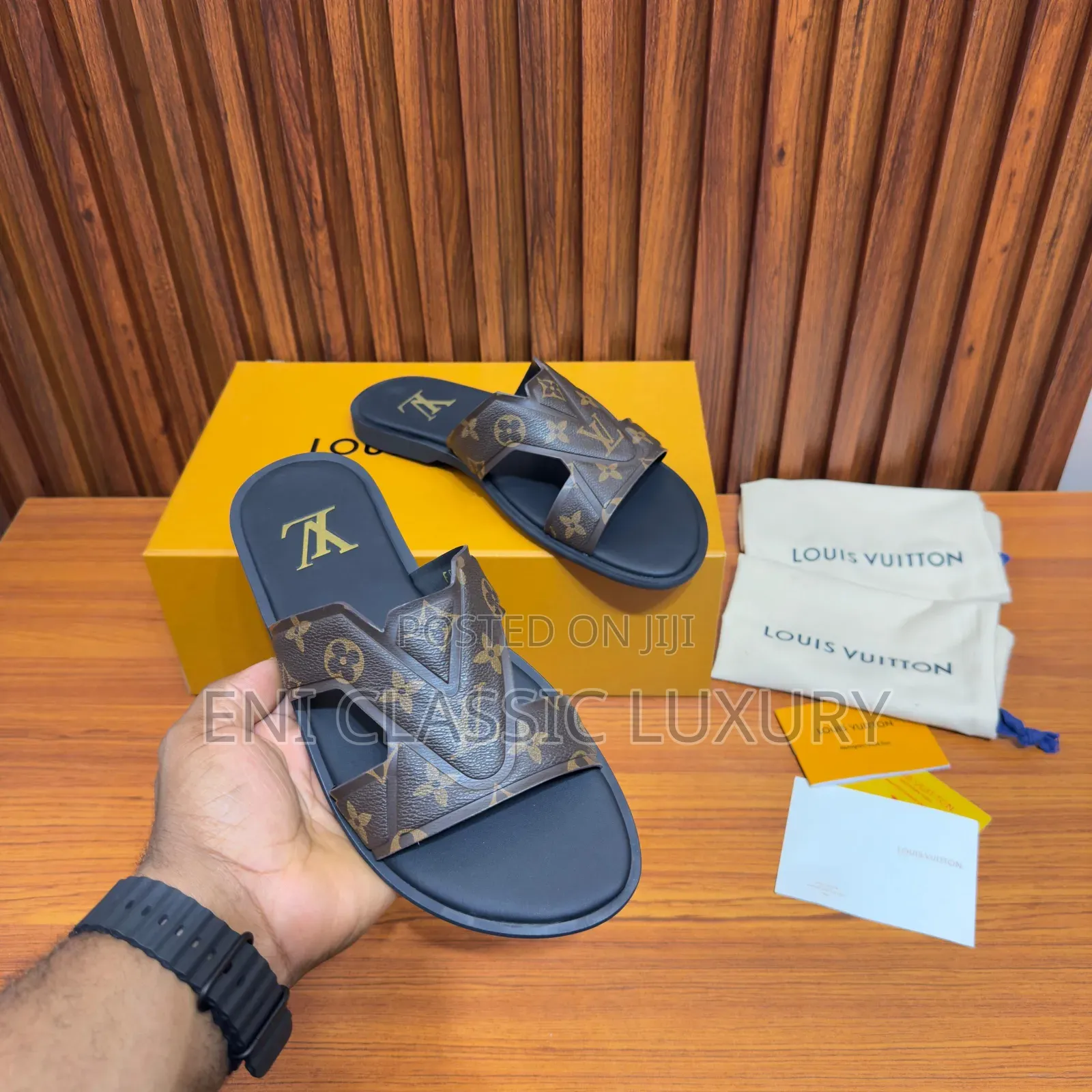 Pure Quality Luxury Men's Slippers Louis Vuitton