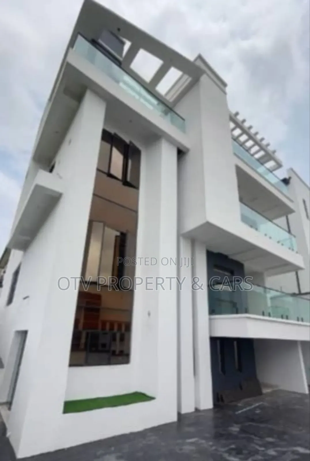 Furnished 5bdrm Duplex in GRA Phase 1 for sale