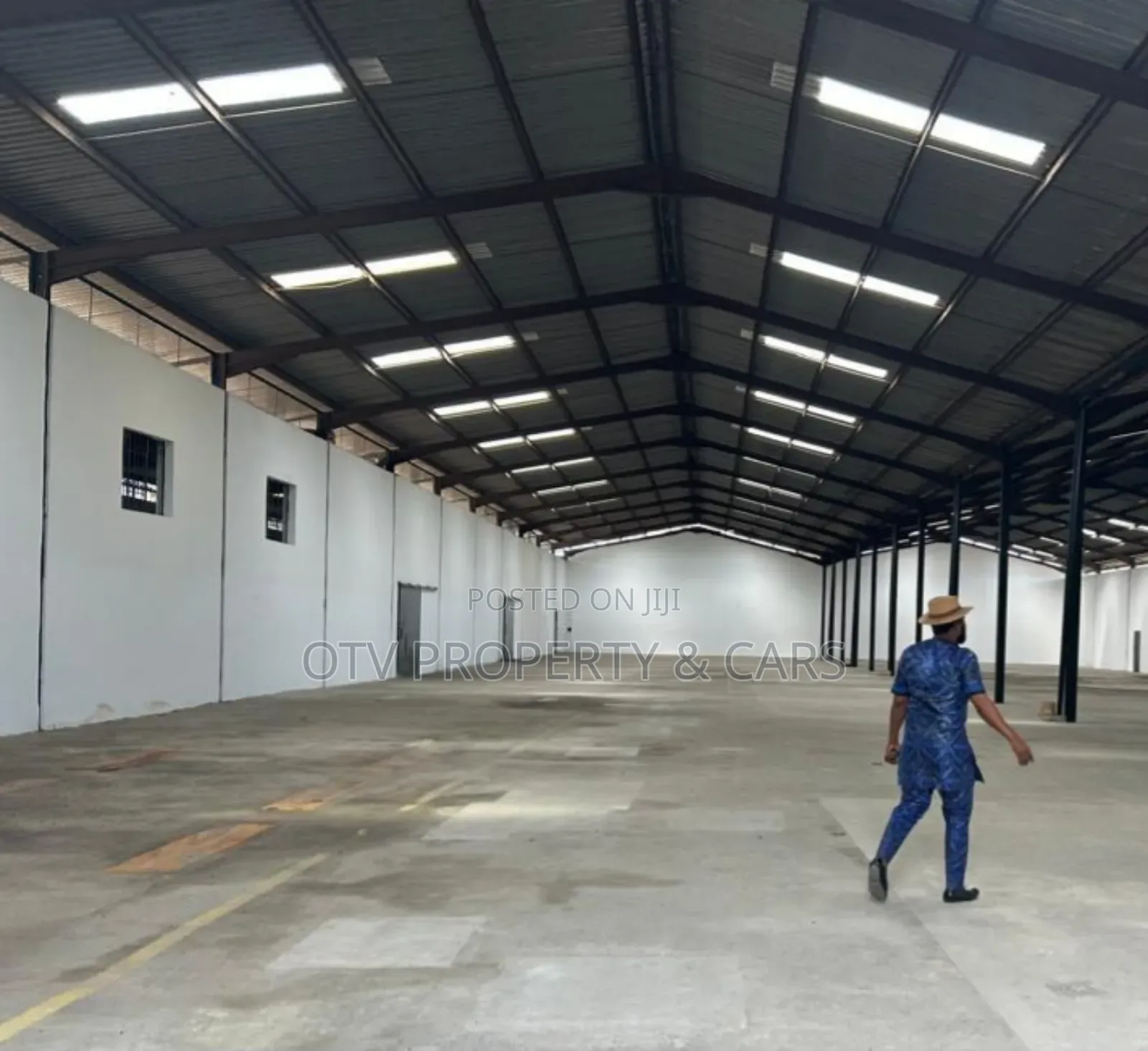 Warehouse Several Buildings. For Sale