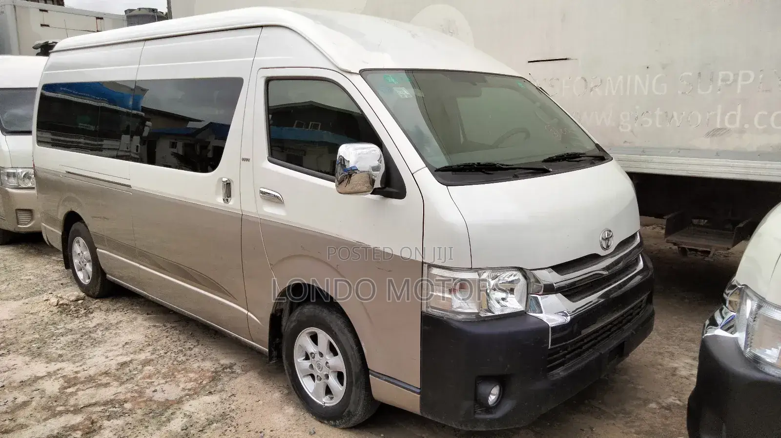 Toyota HiAce 2017 White