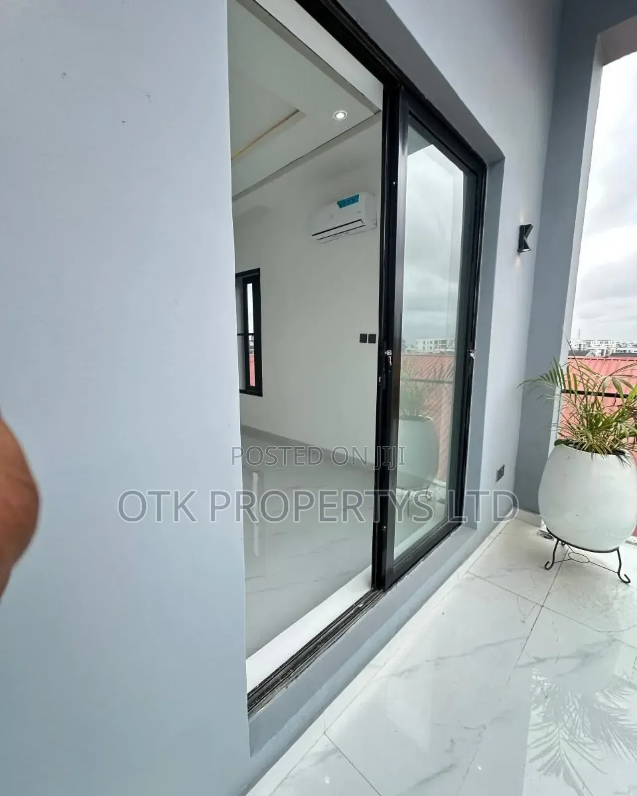 2bdrm Block of Flats in Ikate Lekki Lagos for sale