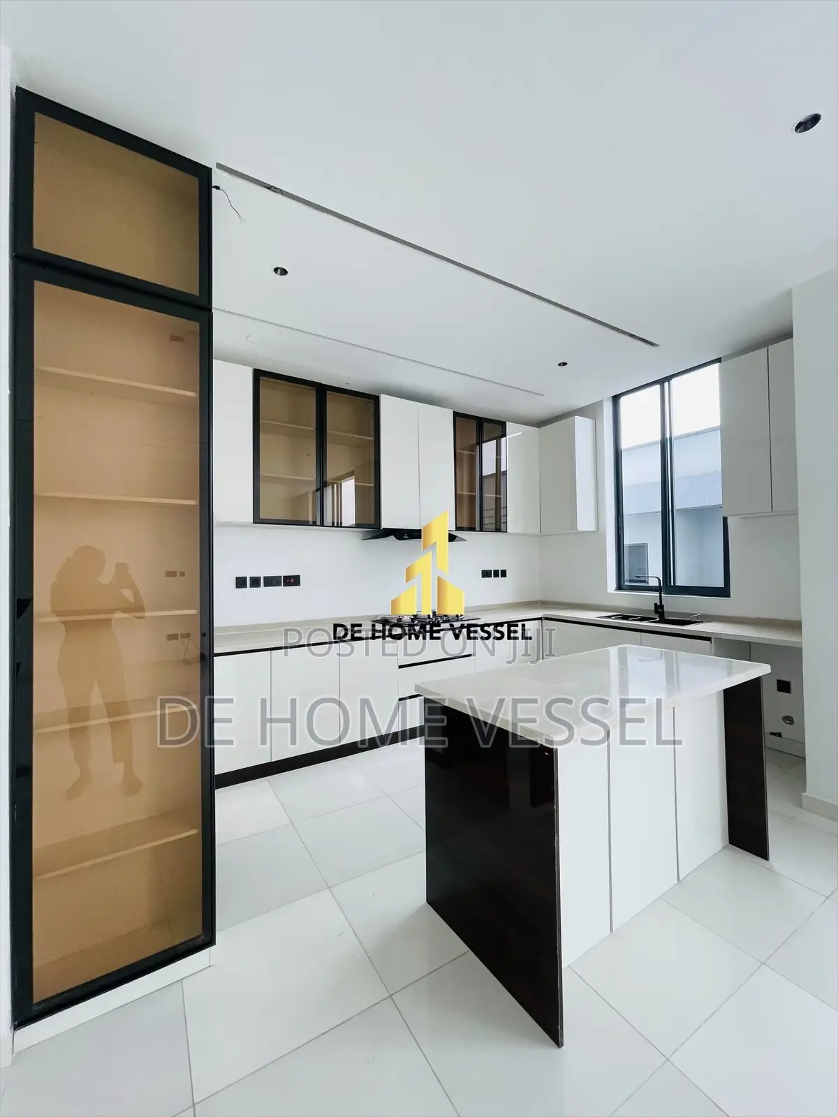2bdrm Apartment in Victoria Island for sale