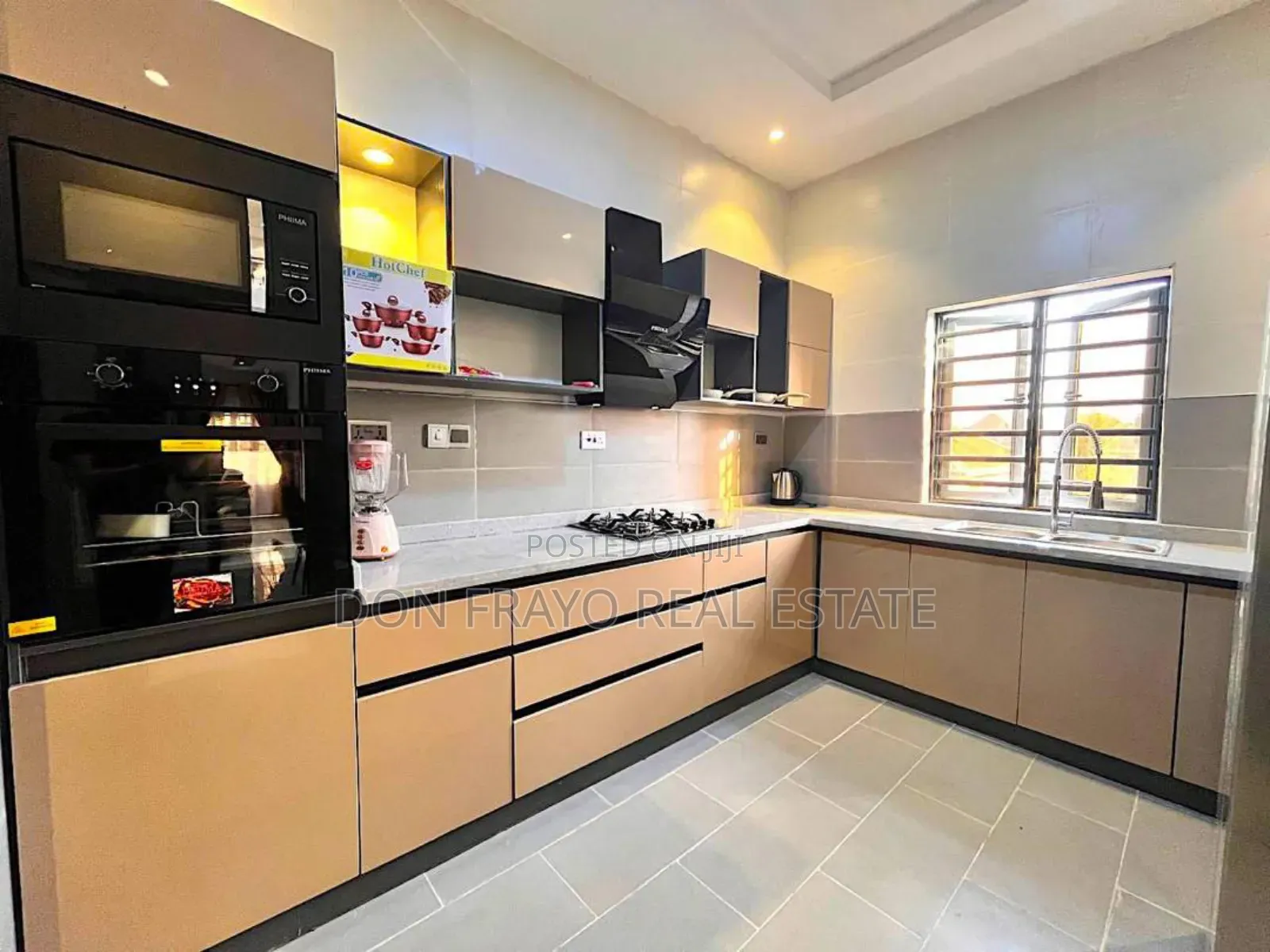 Furnished 6bdrm Block of Flats in Elebu Estate, Akala Express for sale
