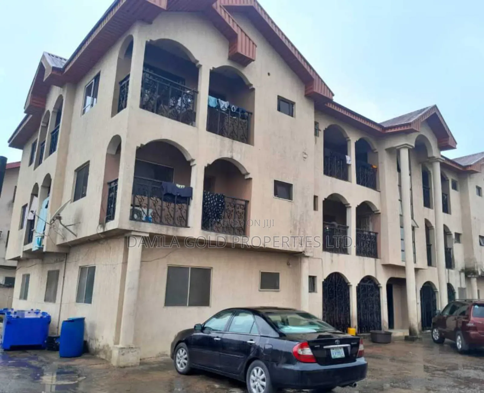 18bdrm Block of Flats in Benin City for sale