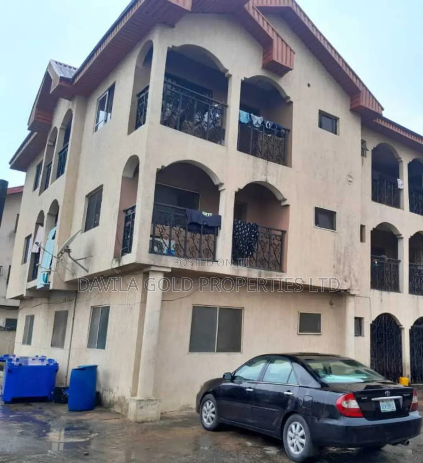 18bdrm Block of Flats in Benin City for sale