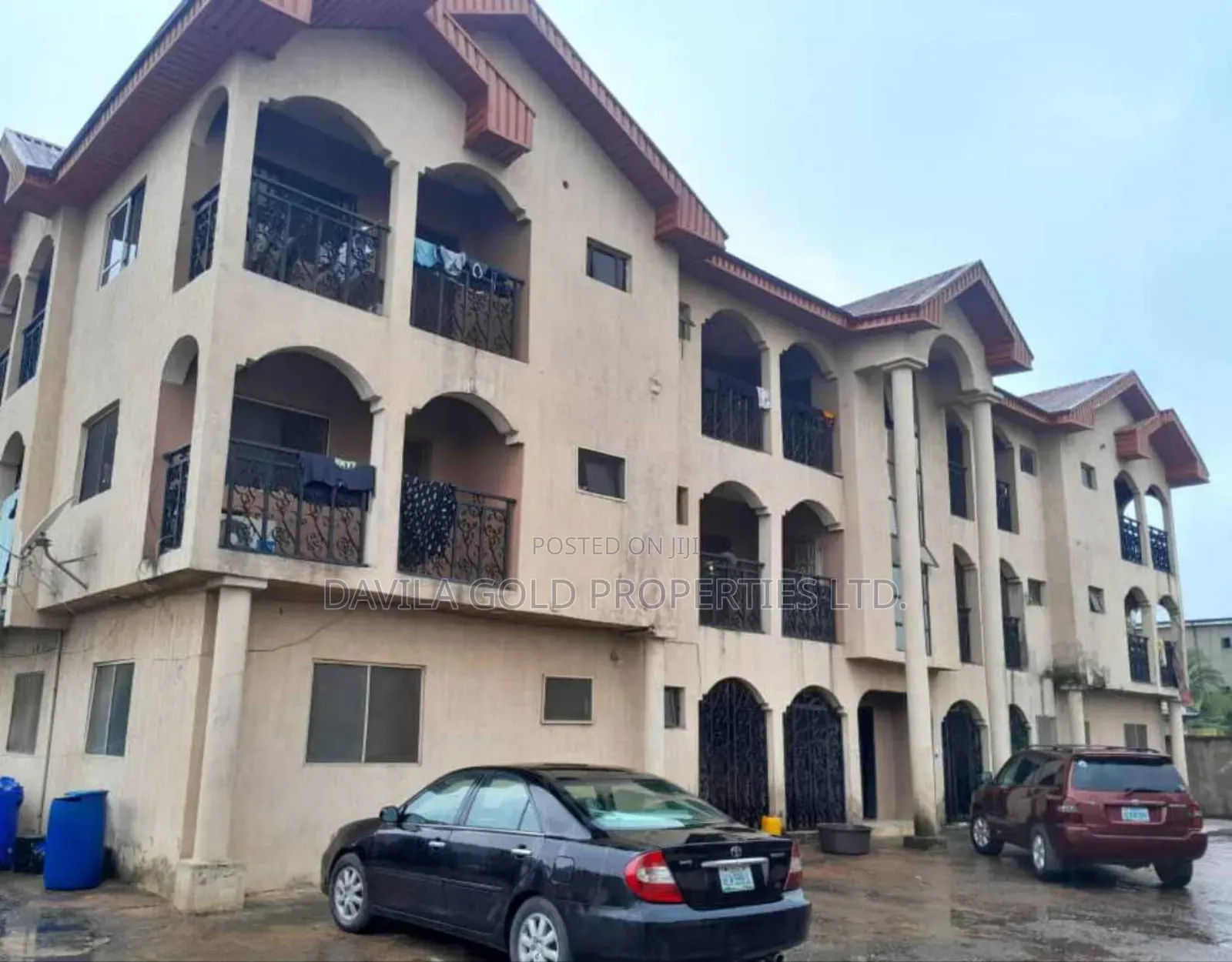 18bdrm Block of Flats in Benin City for sale