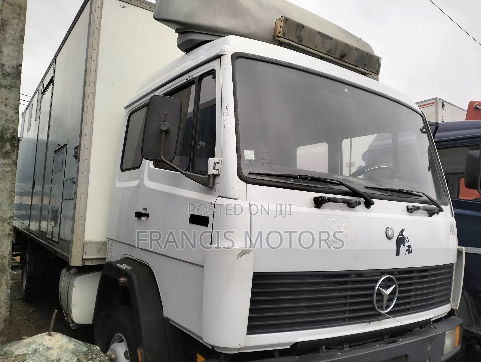 Mercedes Benz Truck 814 Container Body