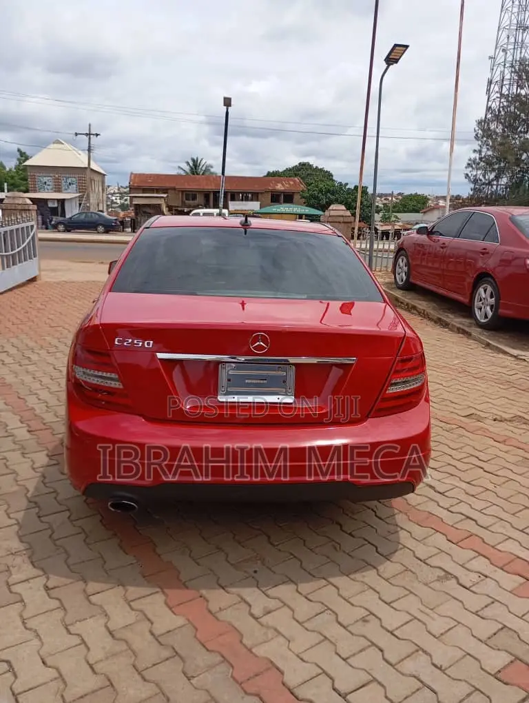 Mercedes-Benz C250 2014 Red