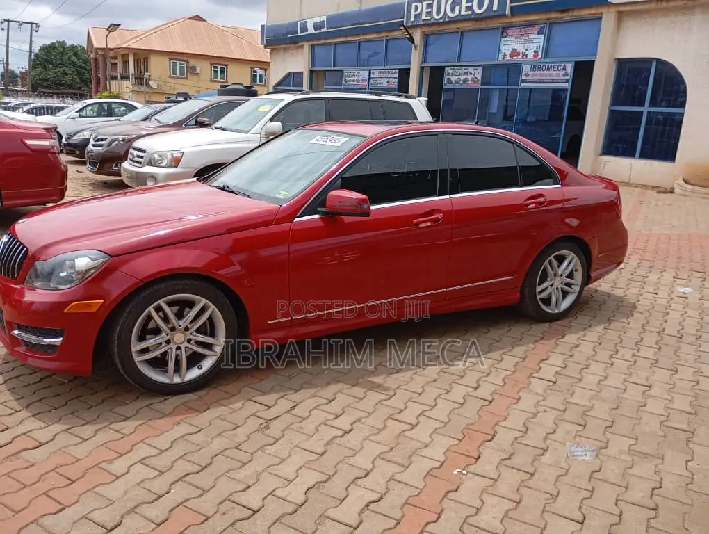 Mercedes-Benz C250 2014 Red