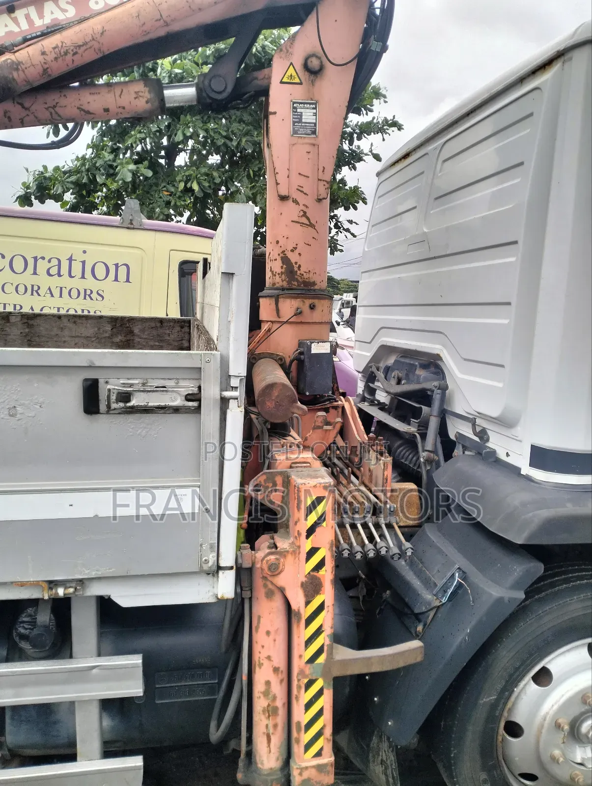 Mercedes Benz Hiab Truck 5 Tons