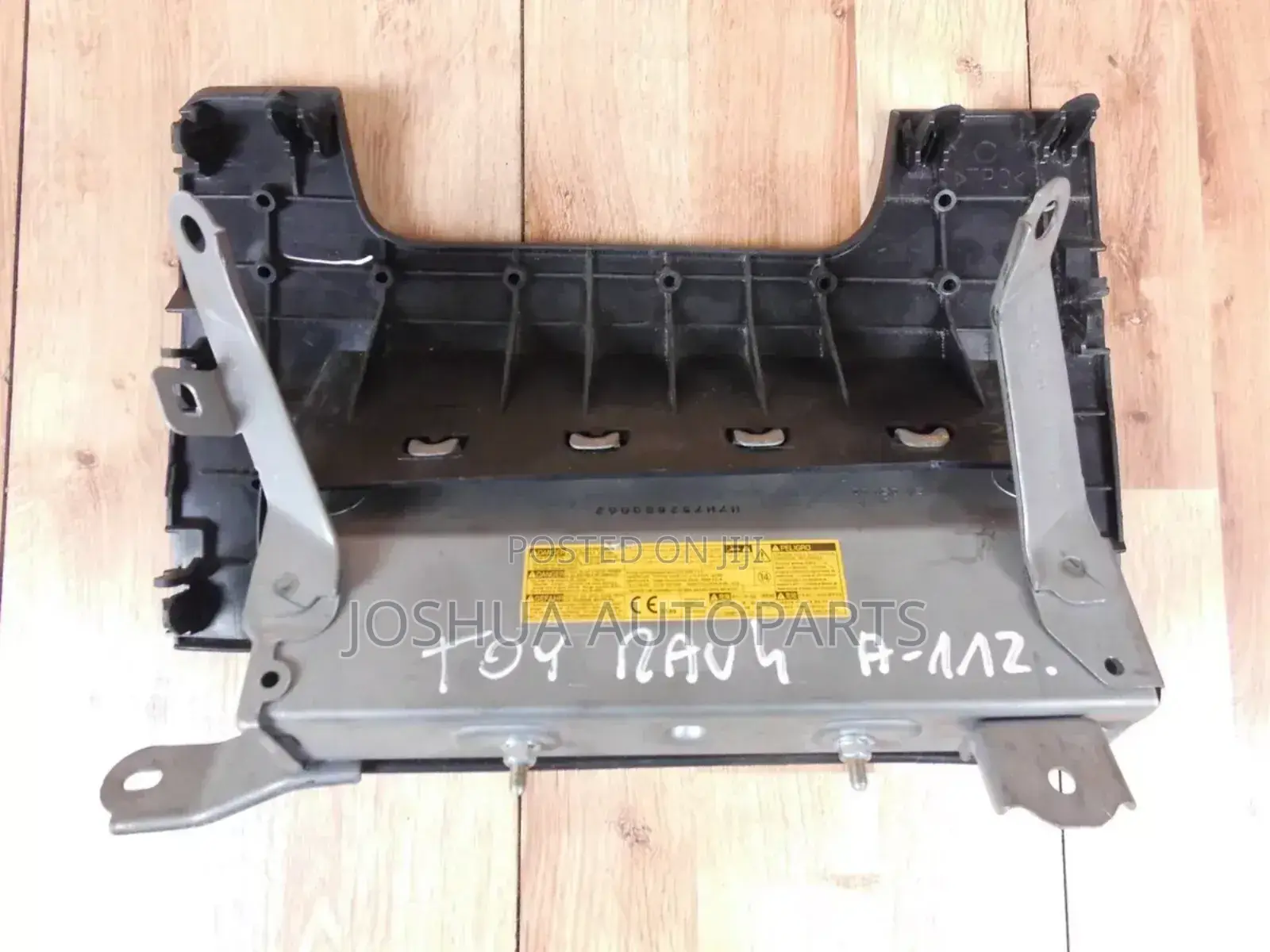Toyota Rav 4, Driver Knee Airbag, 2014-2018