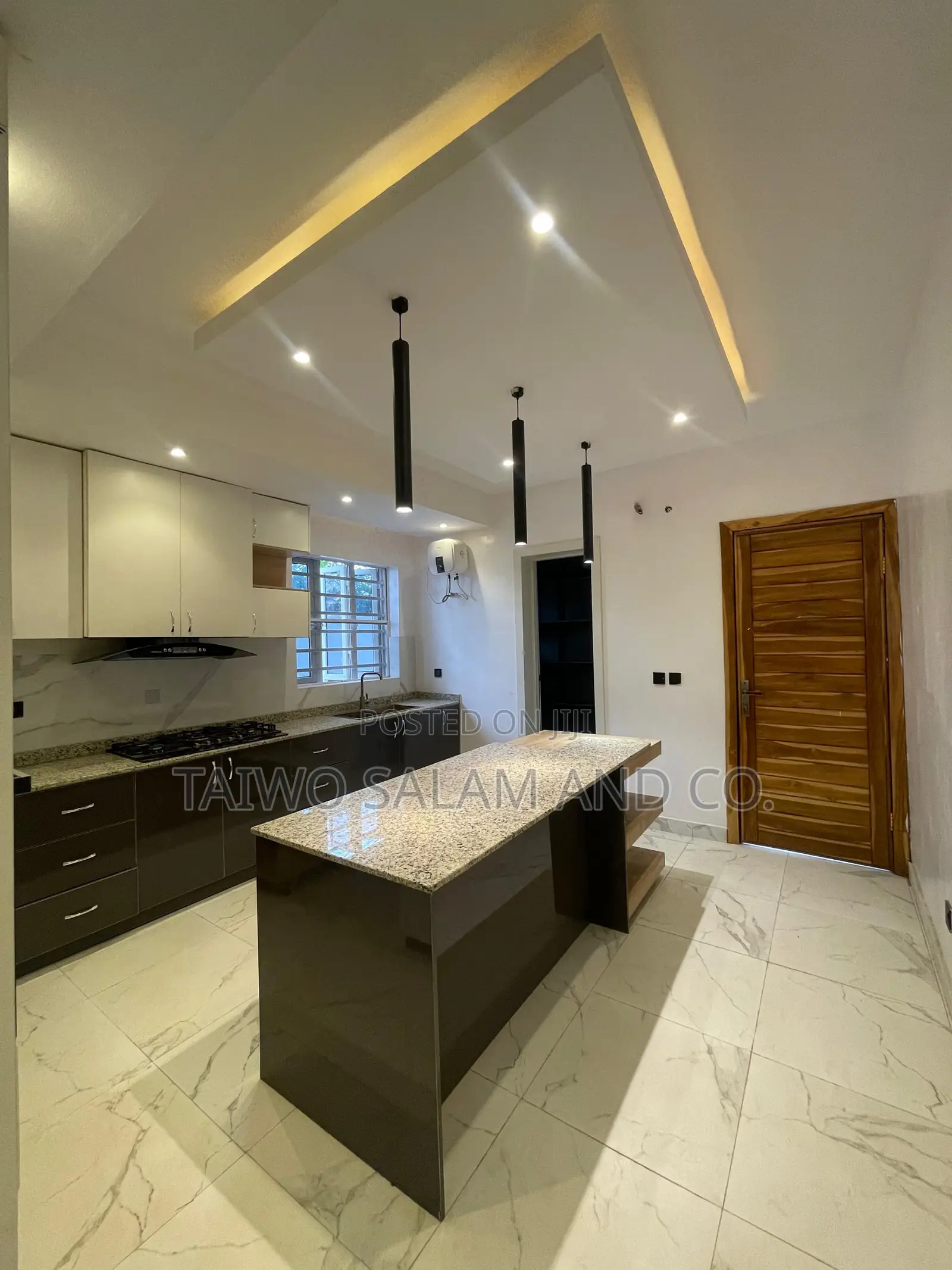 4bdrm Duplex in Akobo for sale