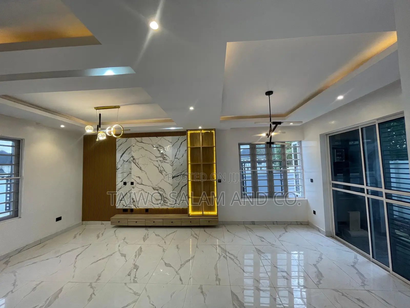 4bdrm Duplex in Akobo for sale