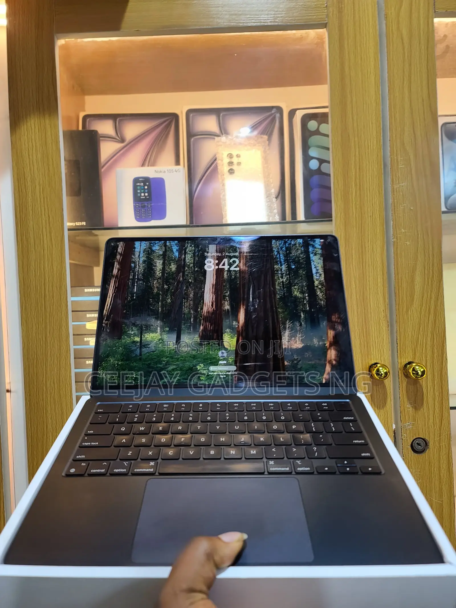 Laptop Apple MacBook Air 2024 M3 13-inch 16GB Apple M3 SSD 256GB