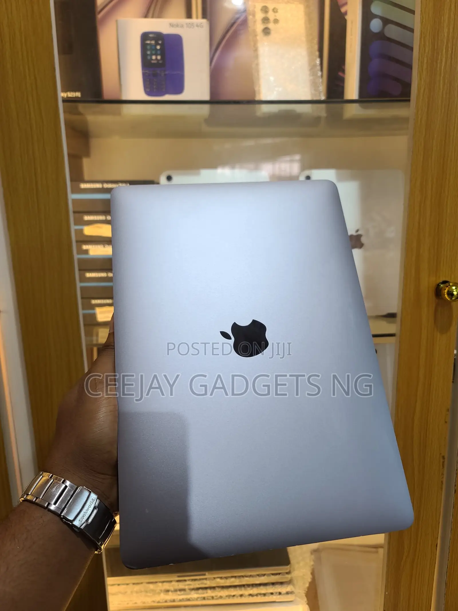Laptop Apple MacBook Pro 2020 M1 16GB Apple M1 SSD 512GB
