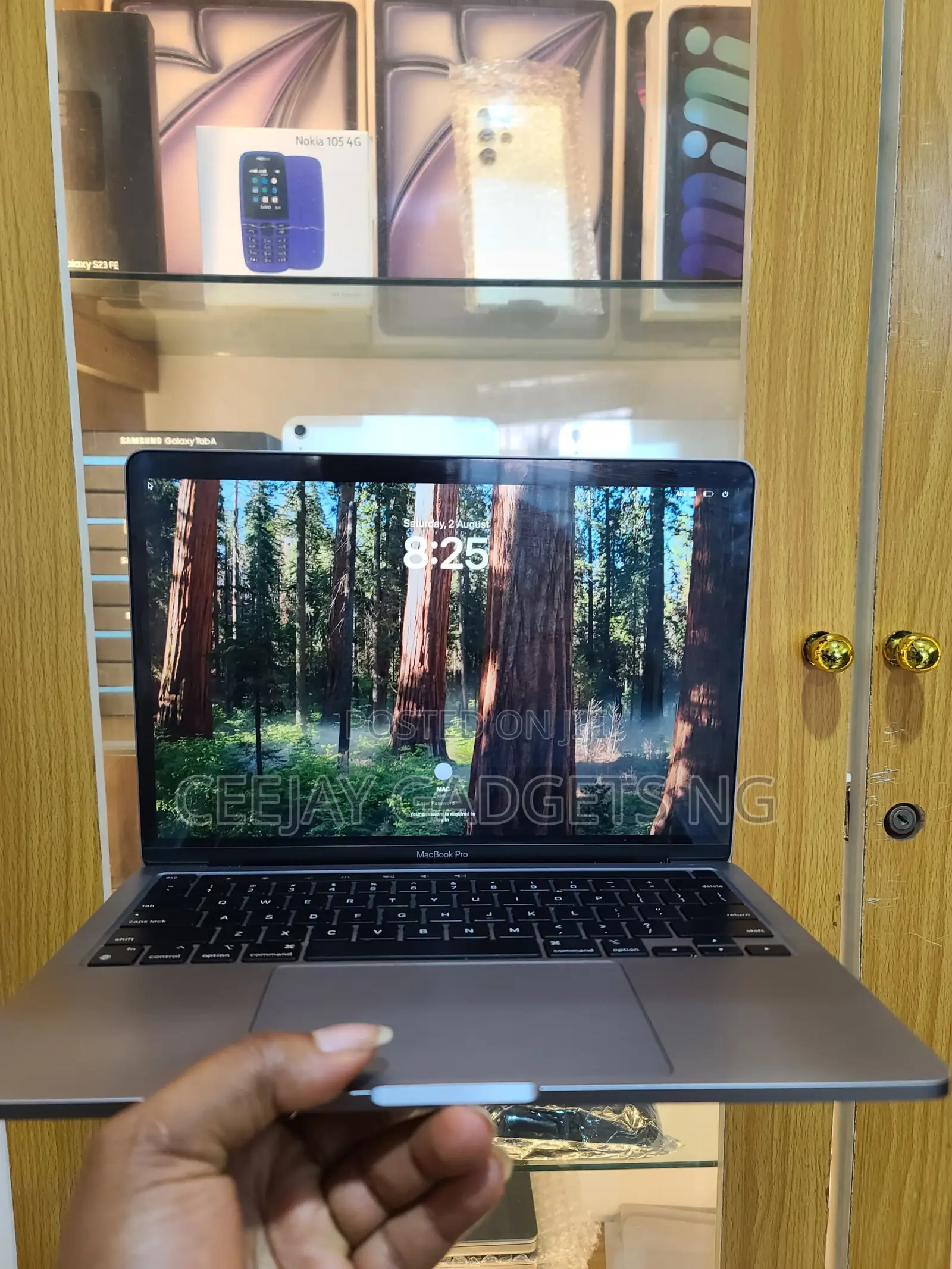 Laptop Apple MacBook Pro 2020 M1 16GB Apple M1 SSD 512GB