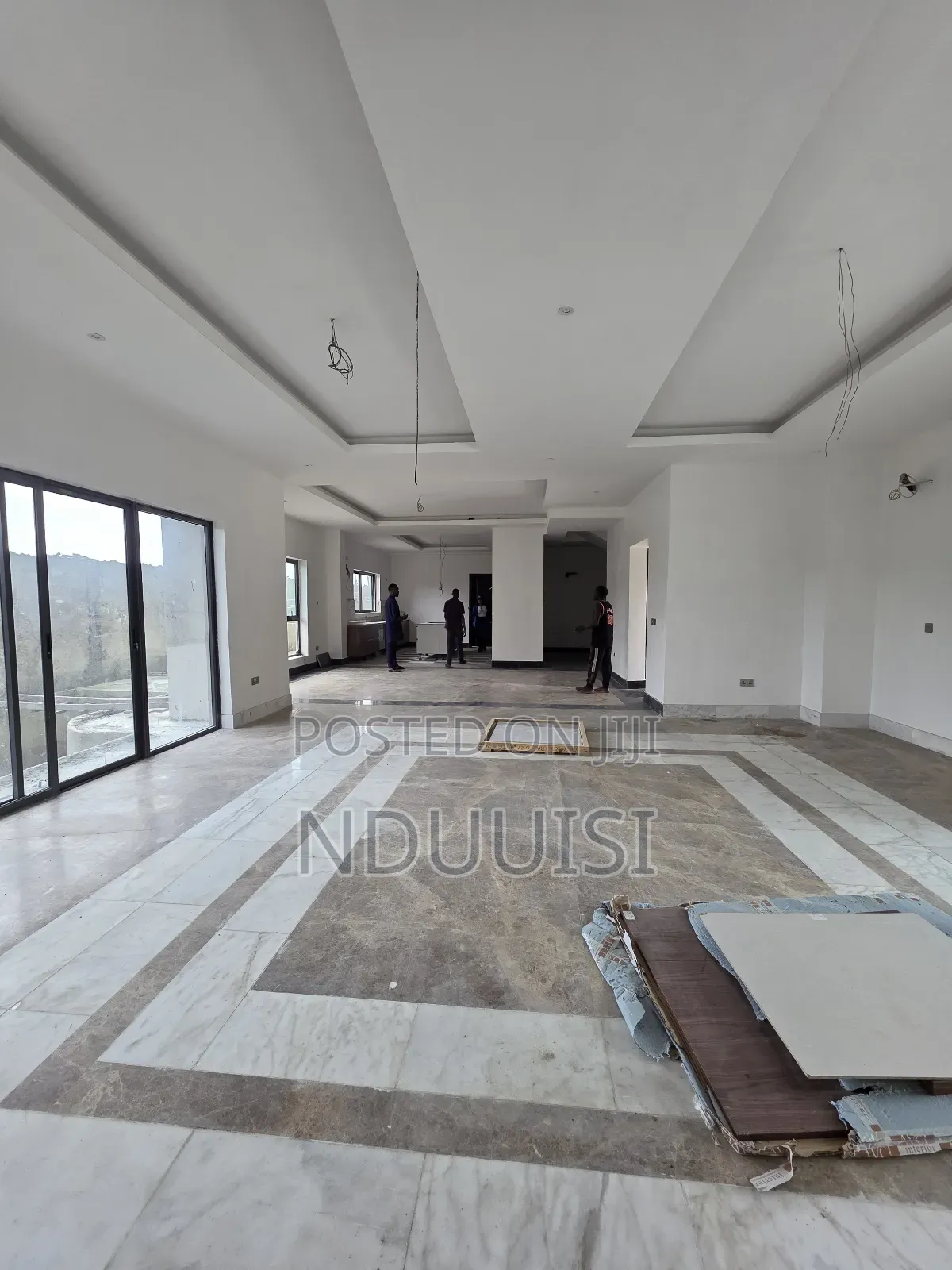 5bdrm Duplex in Banana Island for sale