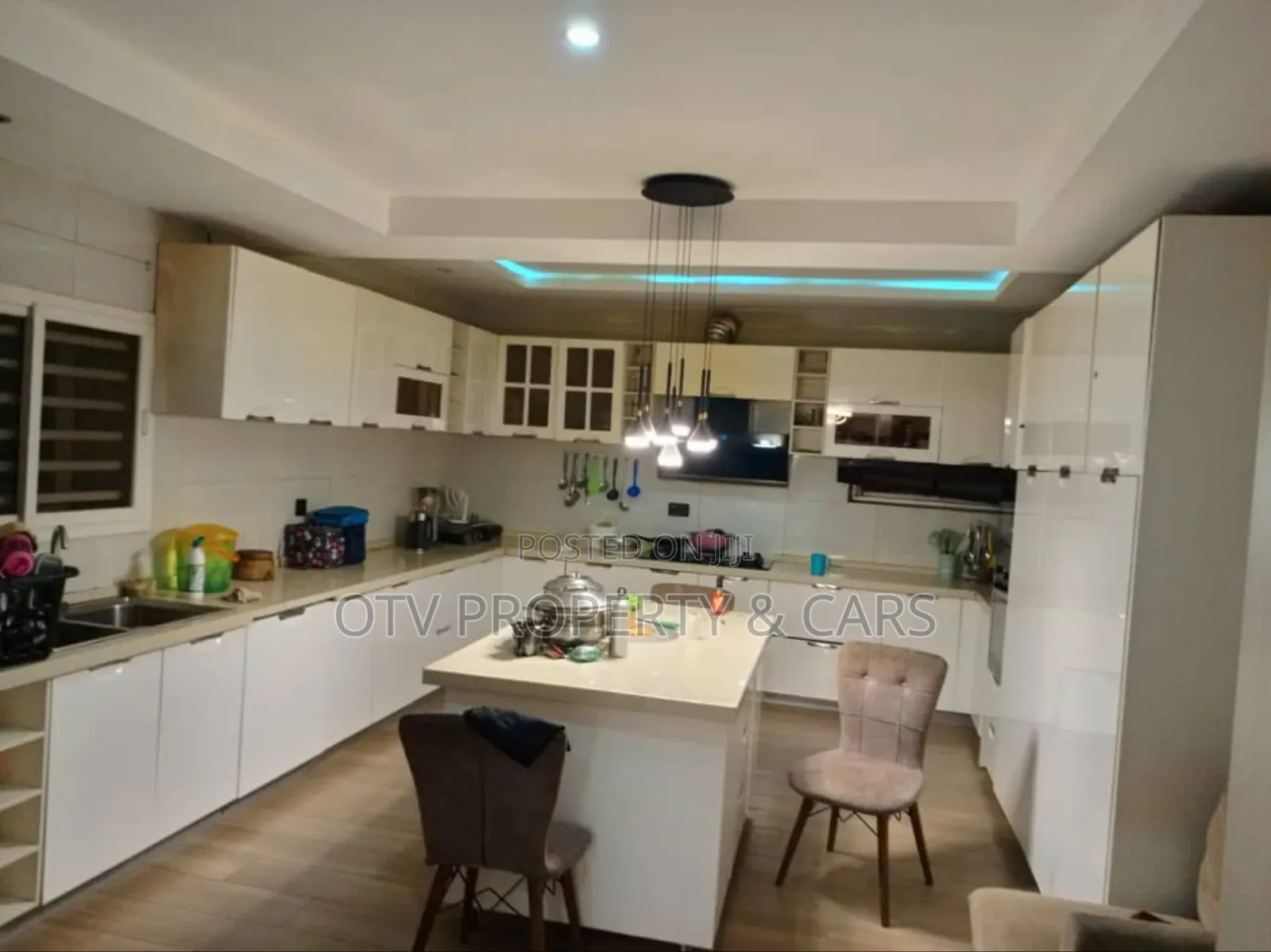 Furnished 6bdrm Duplex in Apo District for sale