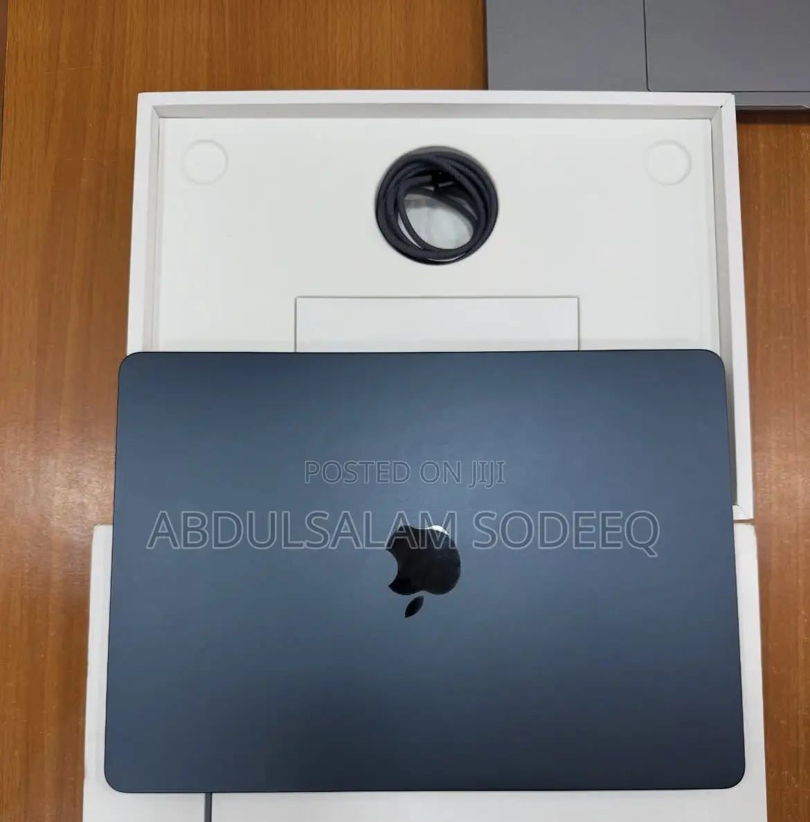 New Laptop Apple MacBook Air 2022 M2 8GB Apple M2 SSD 256GB
