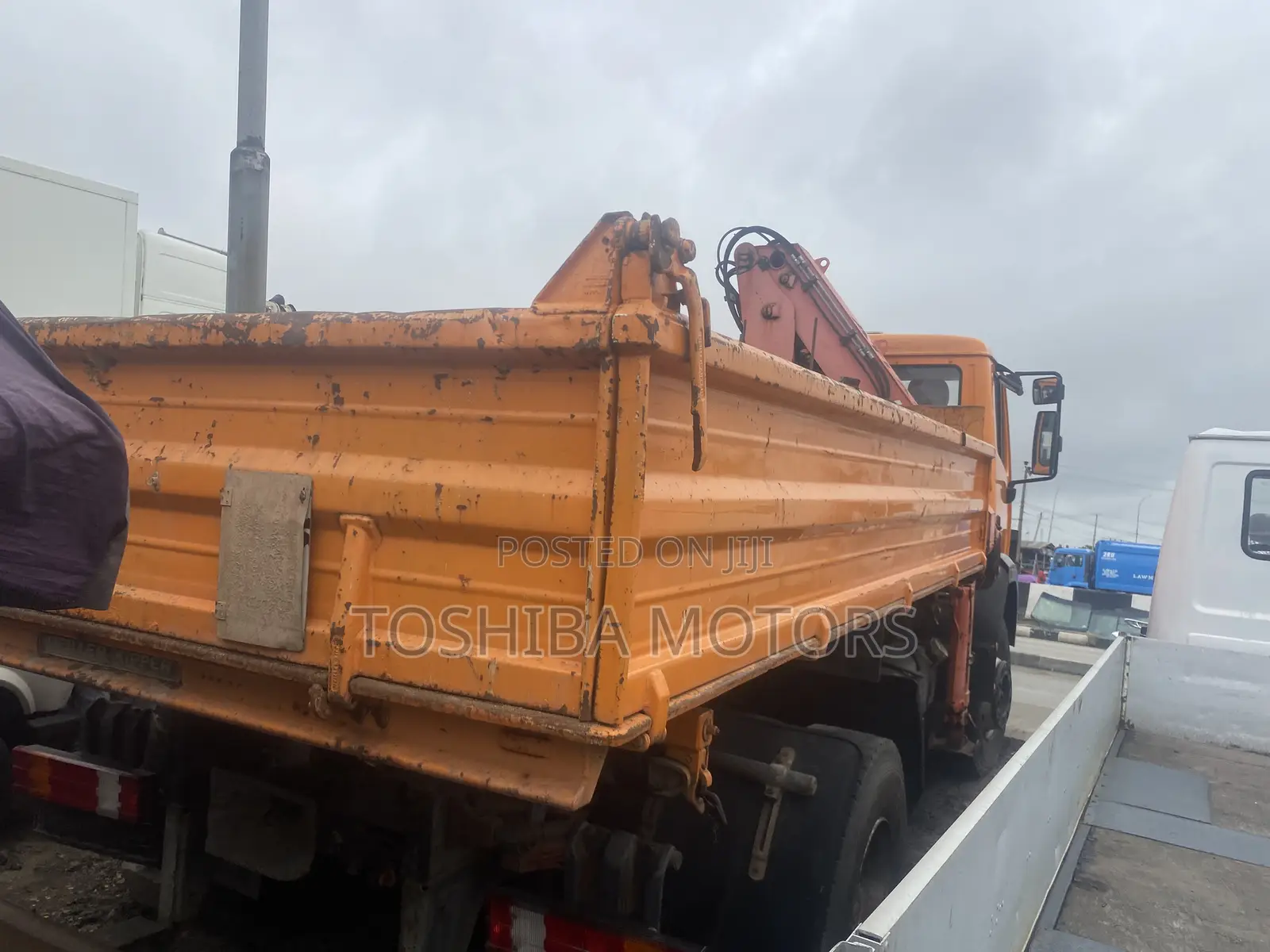 Dump Truck With Man Lift Truck