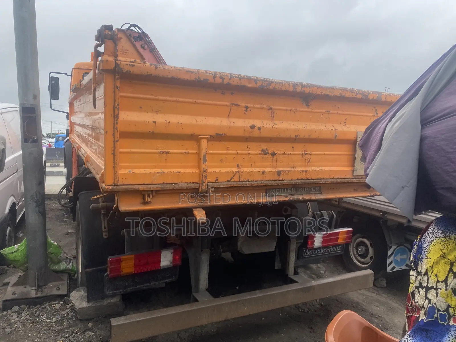 Dump Truck With Man Lift Truck