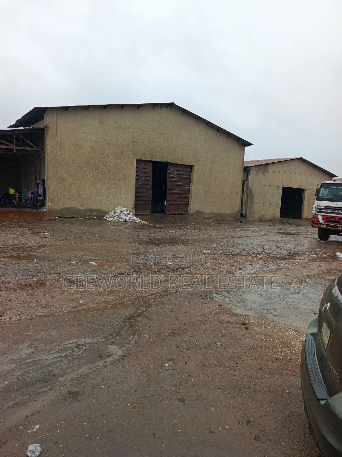Over 1300sqm of Warehouse Available for Lease at Opere