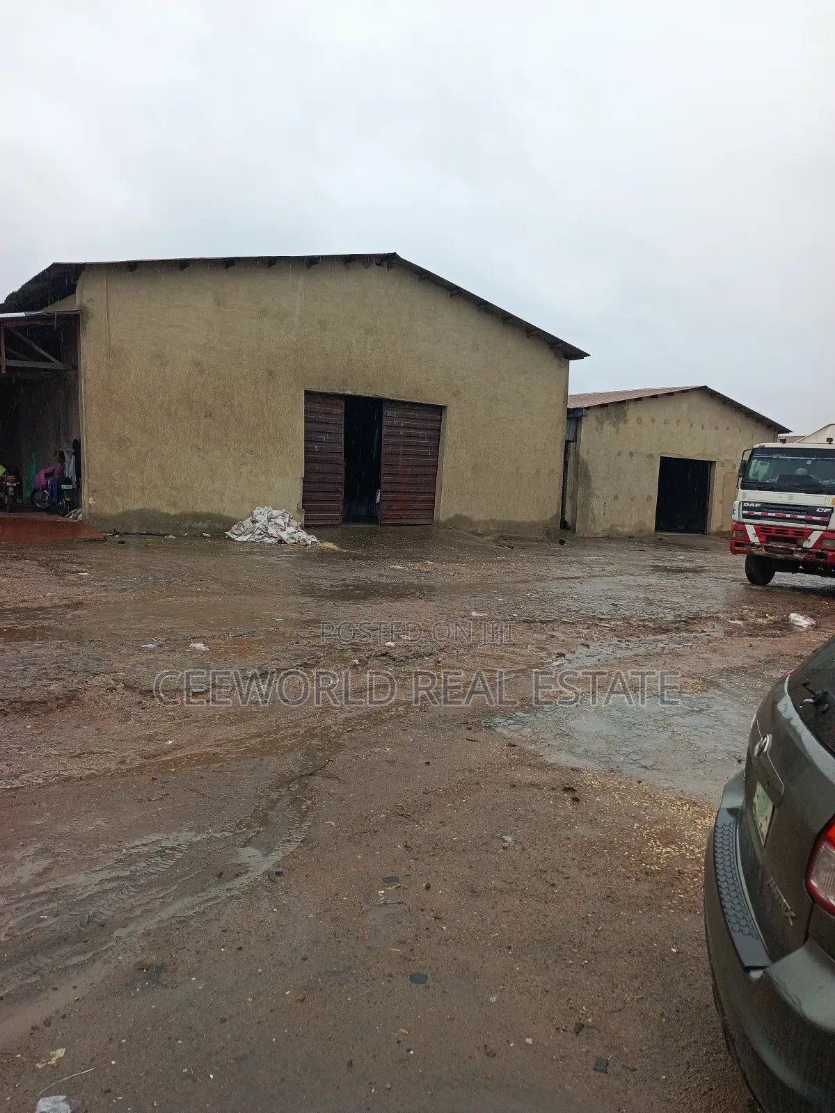 Over 1300sqm of Warehouse Available for Lease at Opere