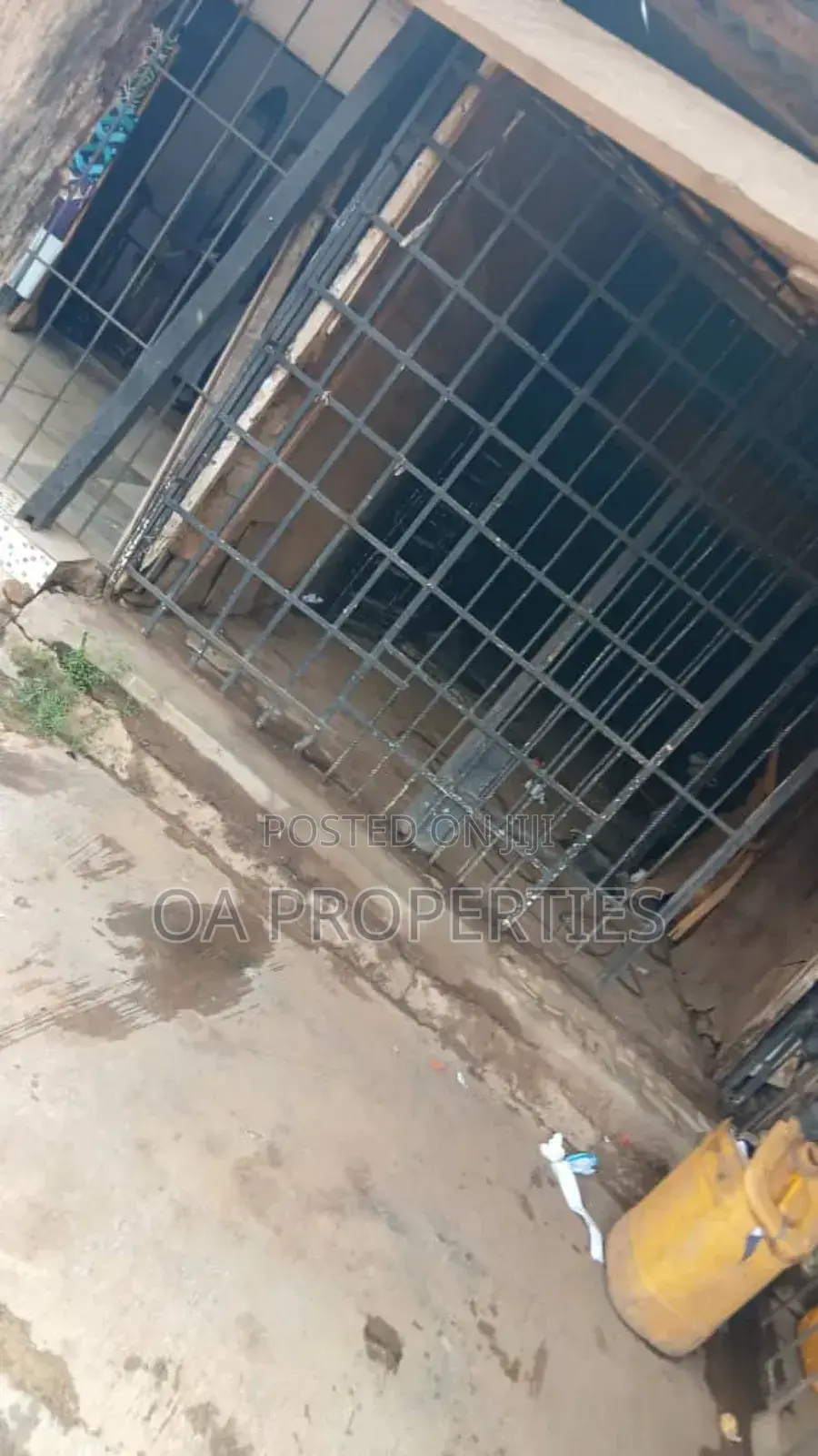 Shop 4sale at Sango, Ibadan. Suitable for Any Commercial
