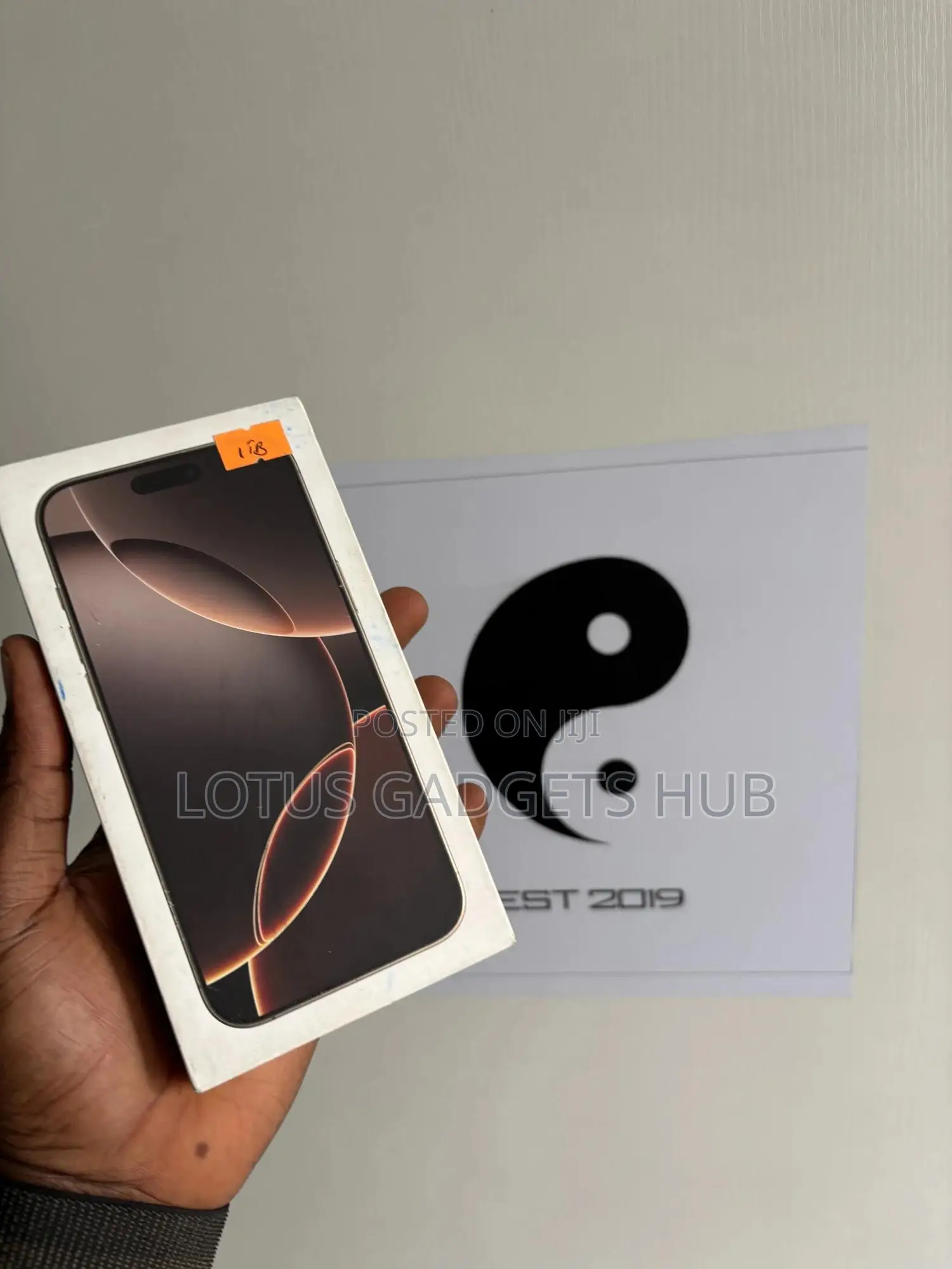 New Apple iPhone 16 Pro Max 256 GB Gold