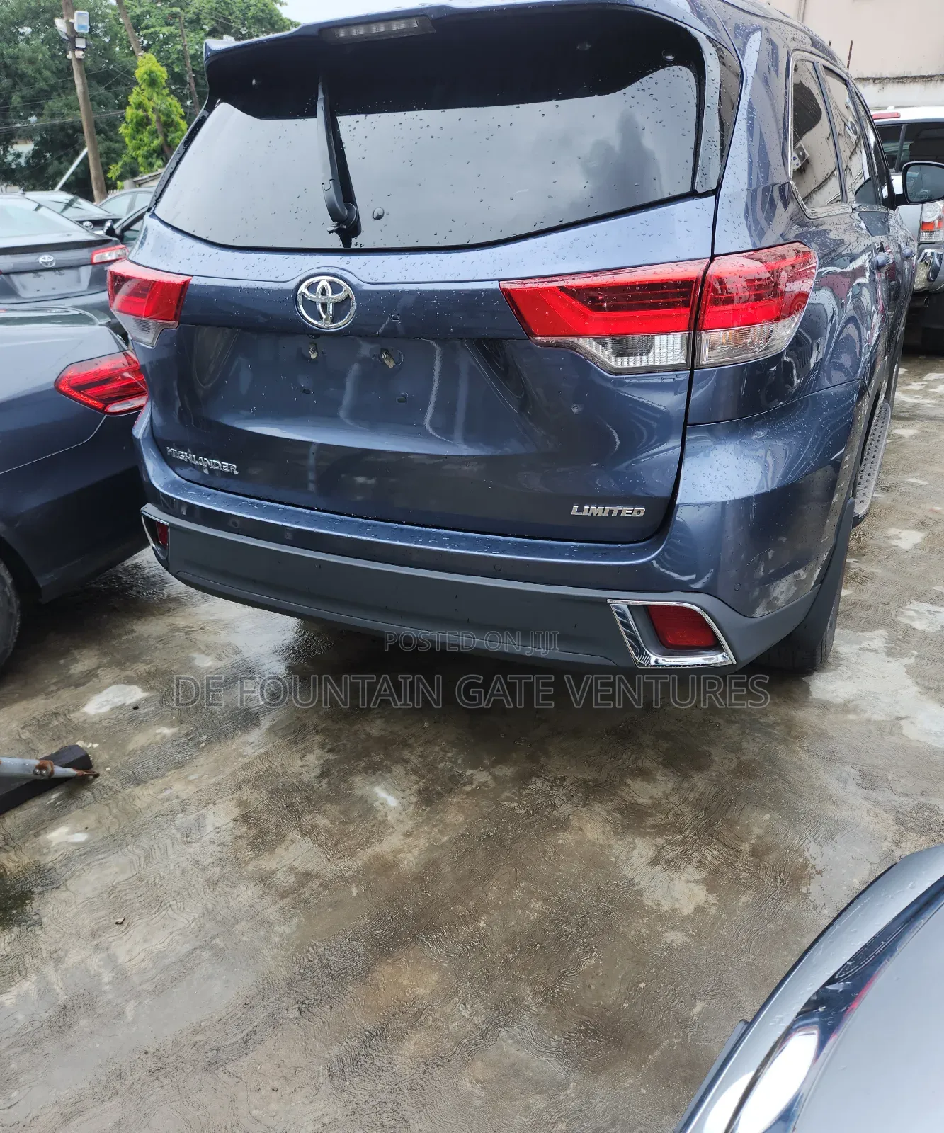 Toyota Highlander XLE 4x2 V6 (3.5L 6cyl 8A) 2017 Blue