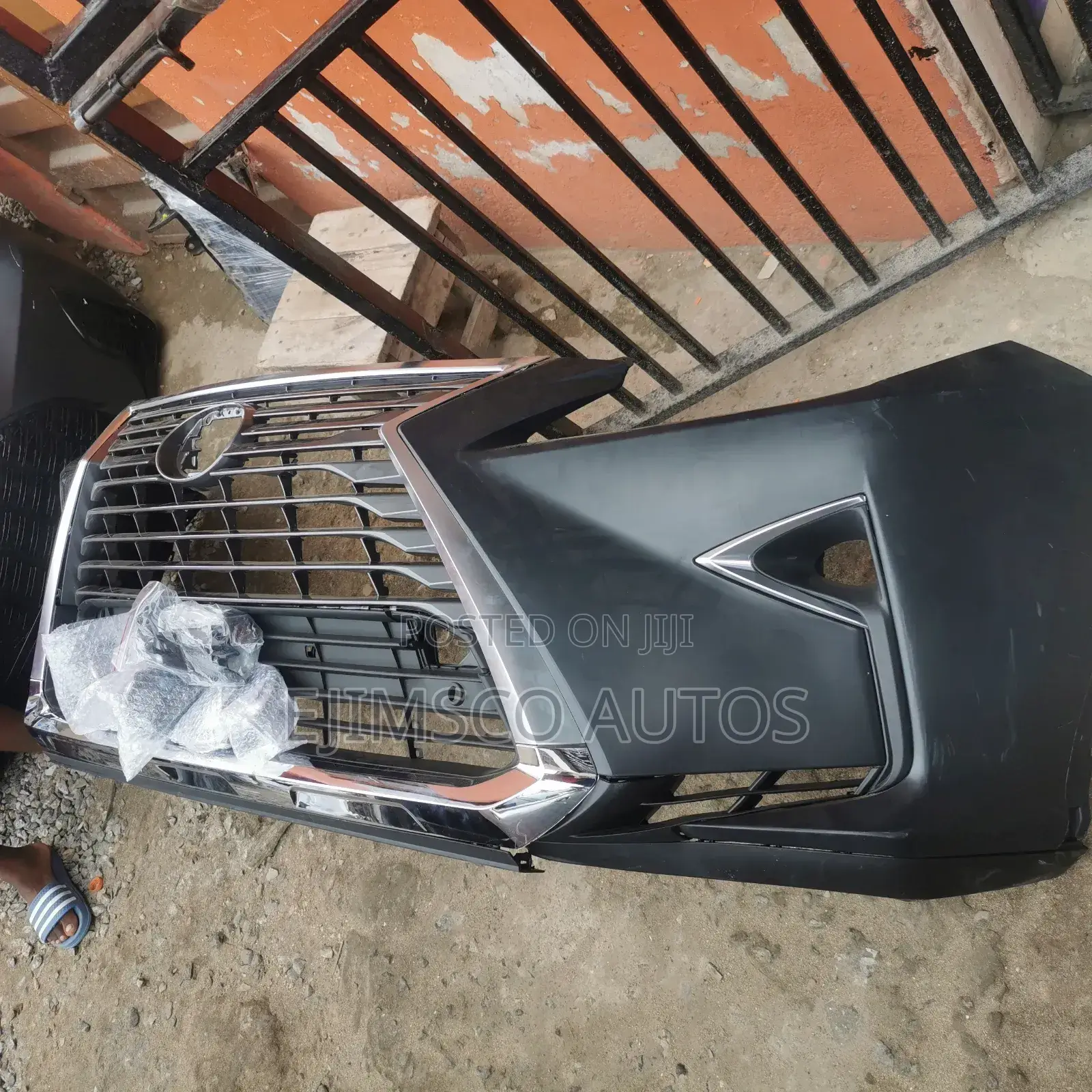 Complete Bumper and Accessories Rx350 2017