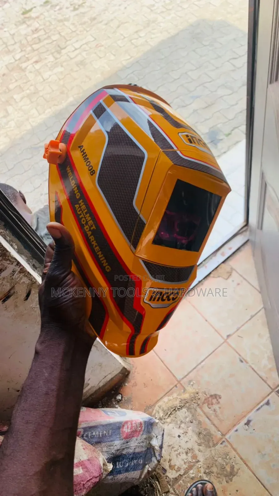 Ingco Ahm008 Auto Darkening Welding Helmet.