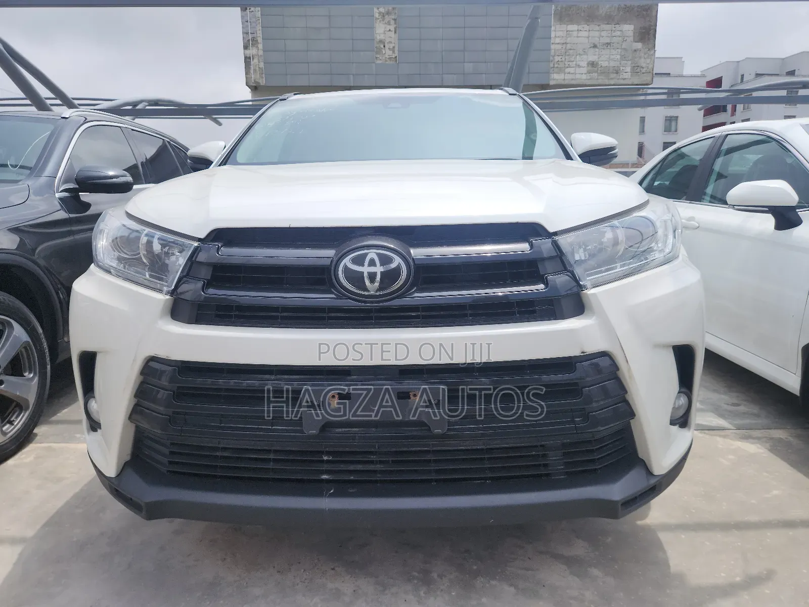 Toyota Highlander SE 4x4 V6 (3.5L 6cyl 8A) 2017 White
