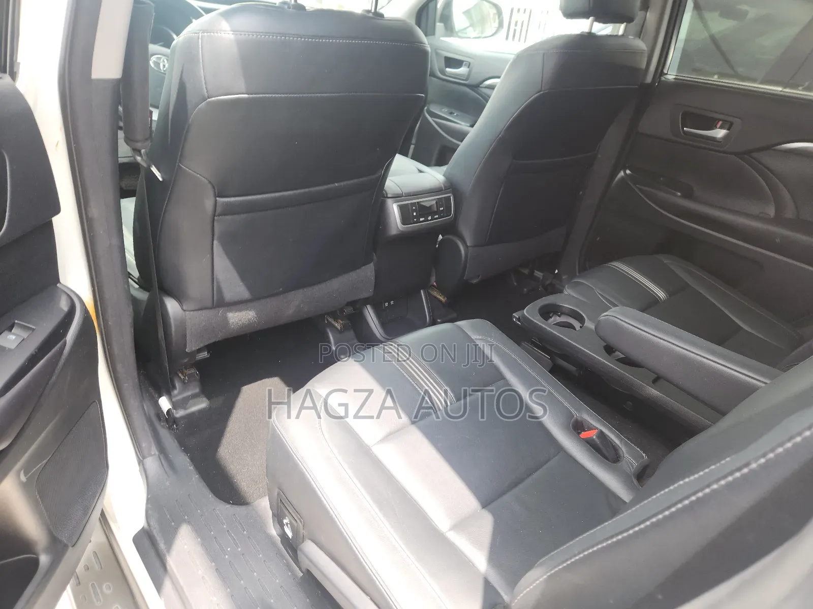 Toyota Highlander SE 4x4 V6 (3.5L 6cyl 8A) 2017 White