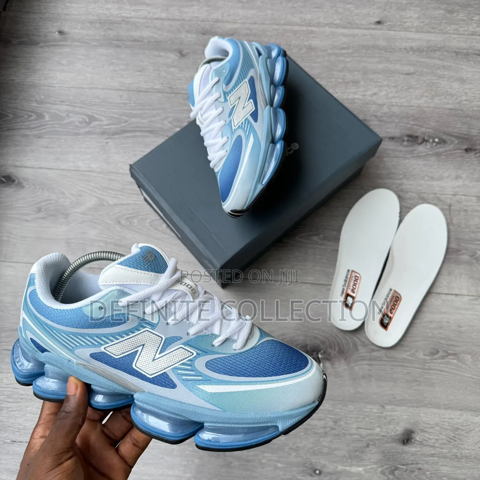 New Balance 2000 Sneakers