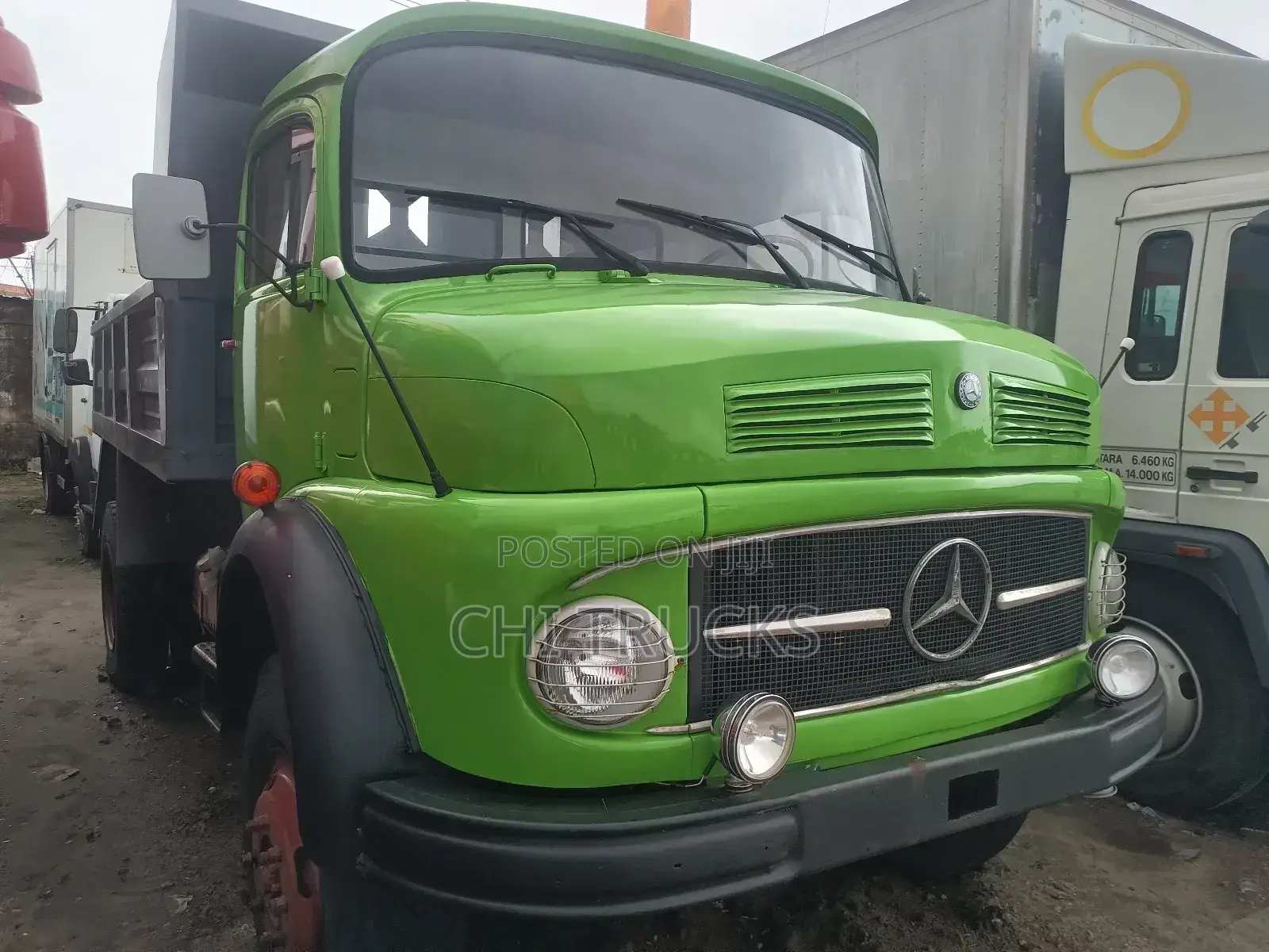 Mercedes Benz 911 Dump Tipper Truck With Axillary