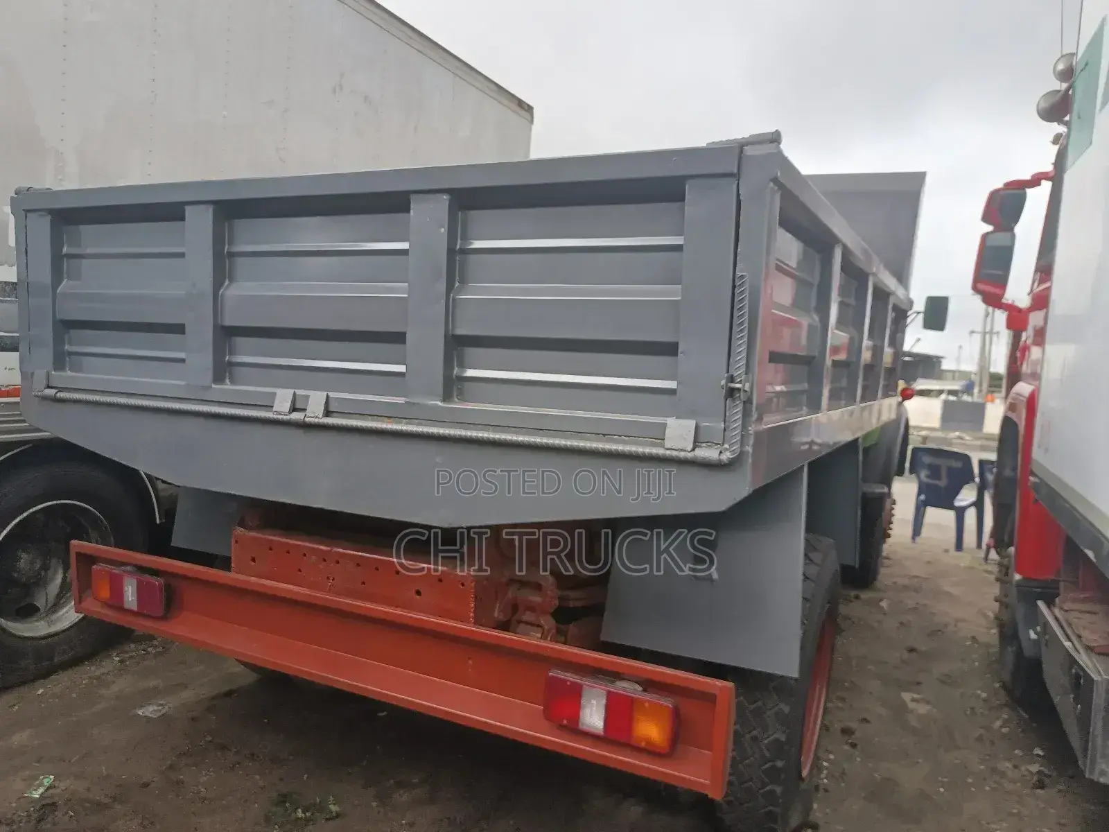 Mercedes Benz 911 Dump Tipper Truck With Axillary