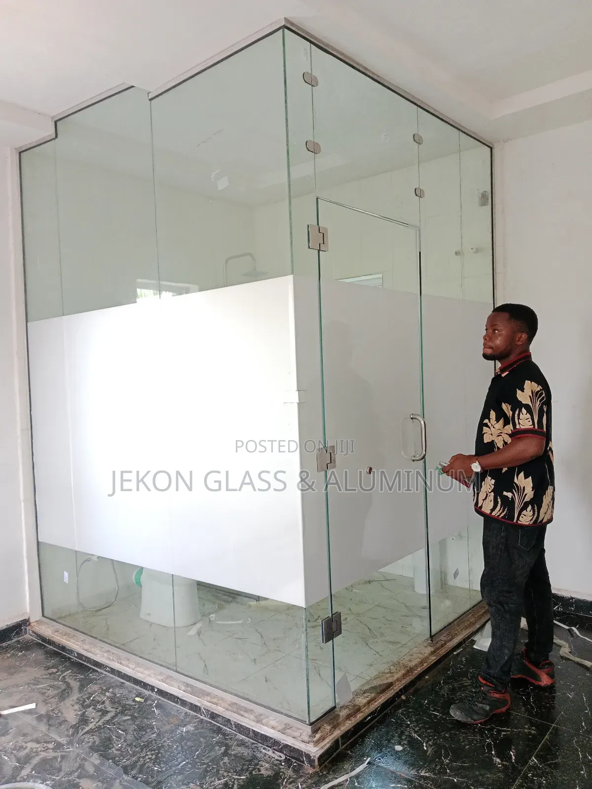 Glass Bathroom Demacation With Cubicle